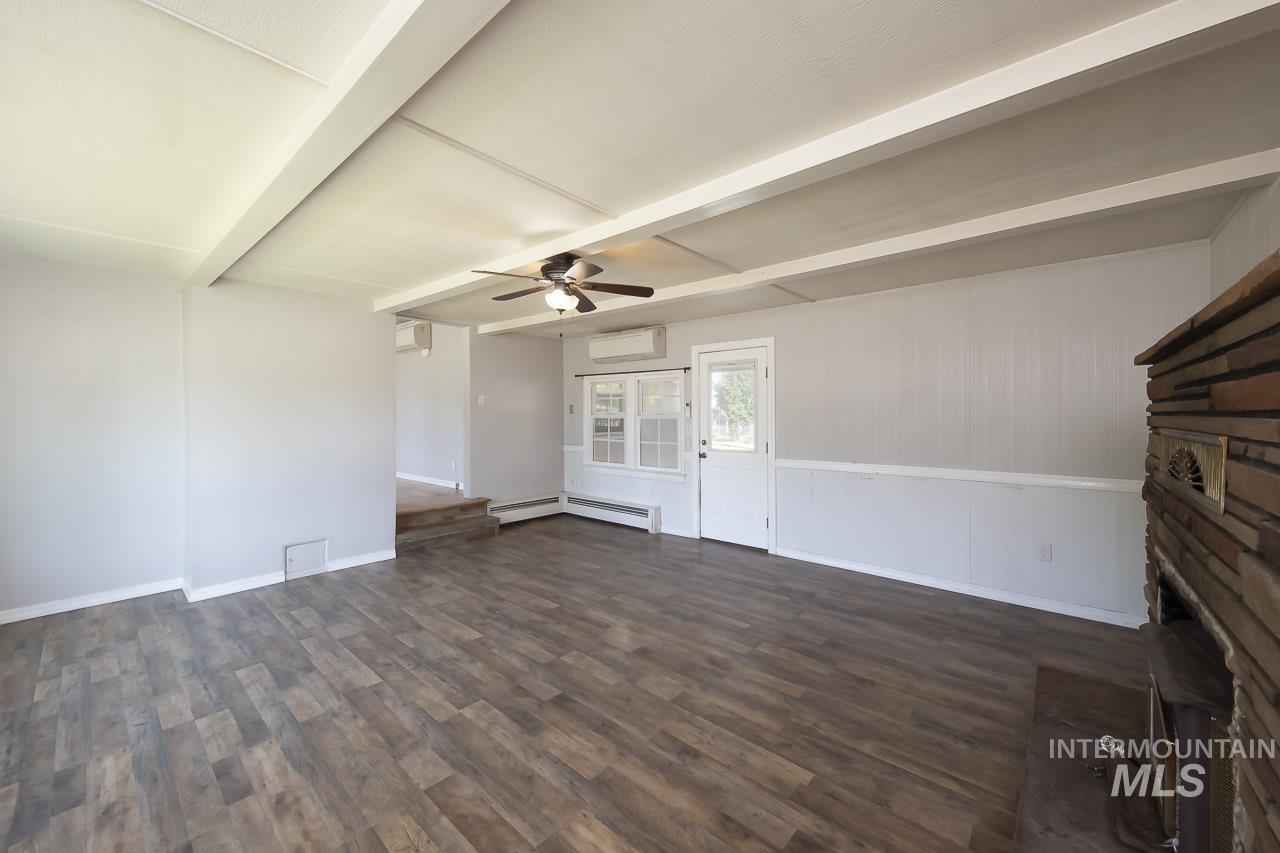 1202 E Main Street Property Photo 18