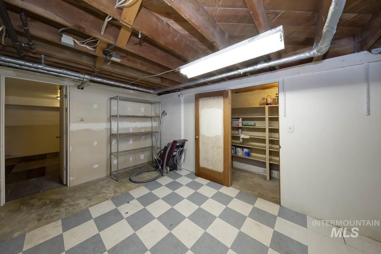 1202 E Main Street Property Photo 27