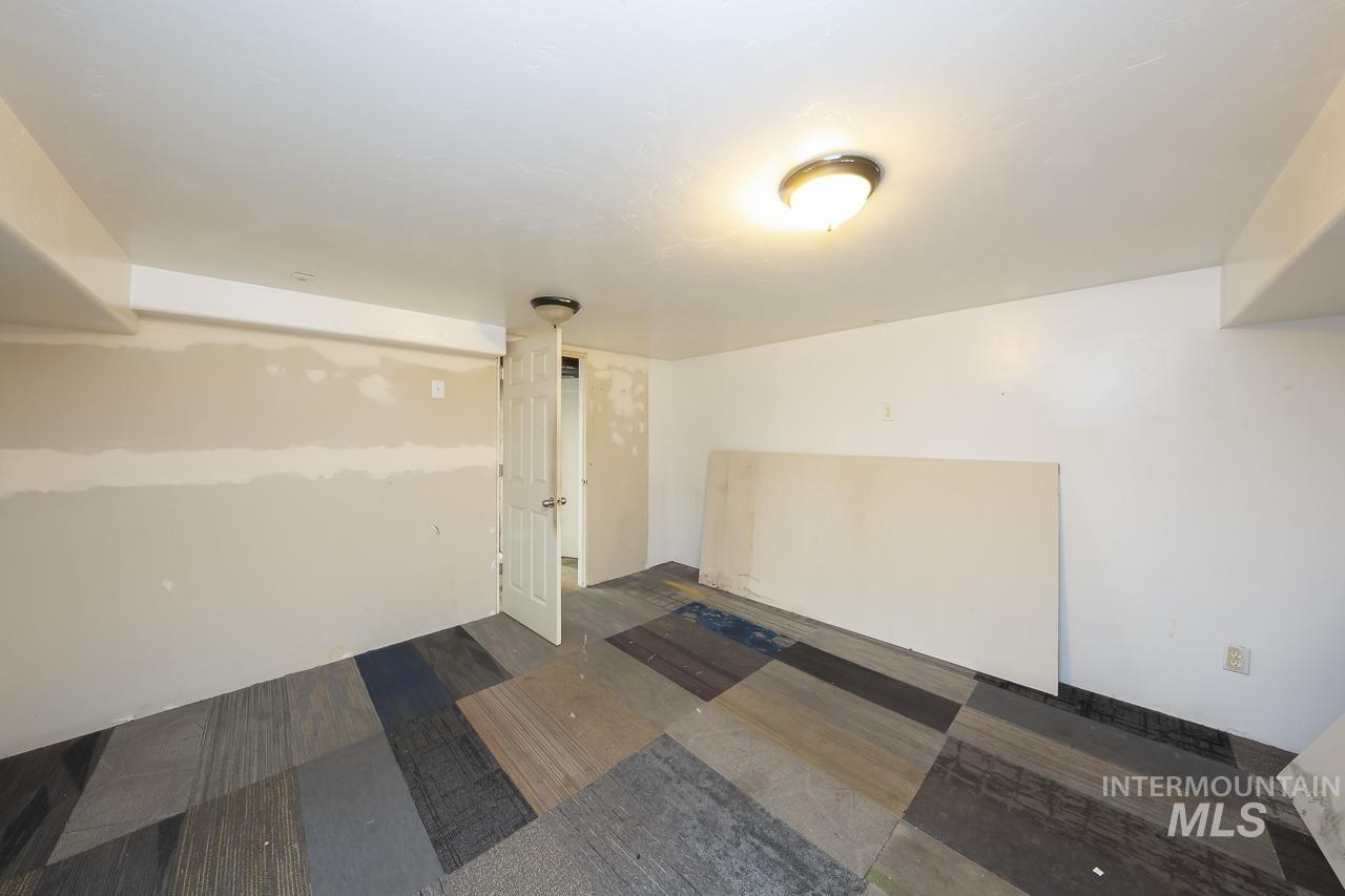 1202 E Main Street Property Photo 29