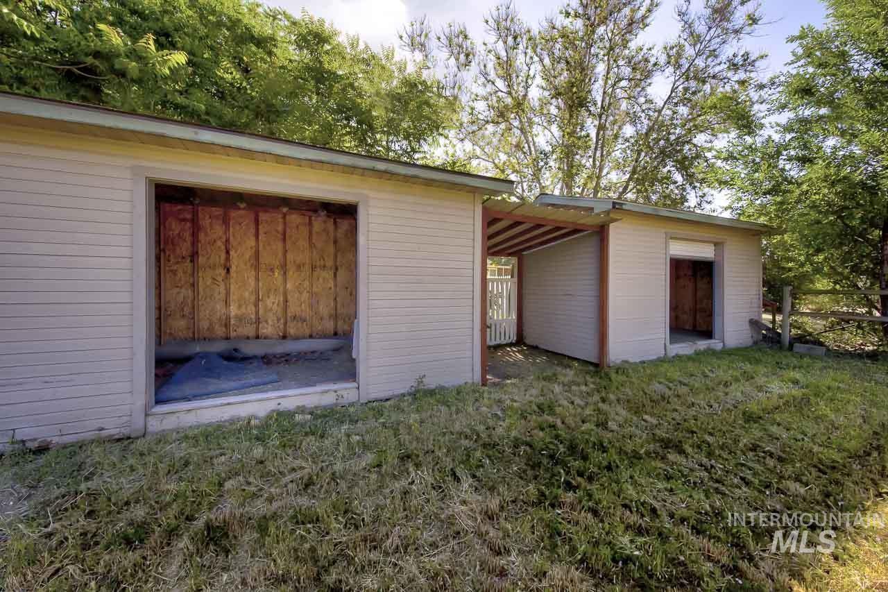 1202 E Main Street Property Photo 37