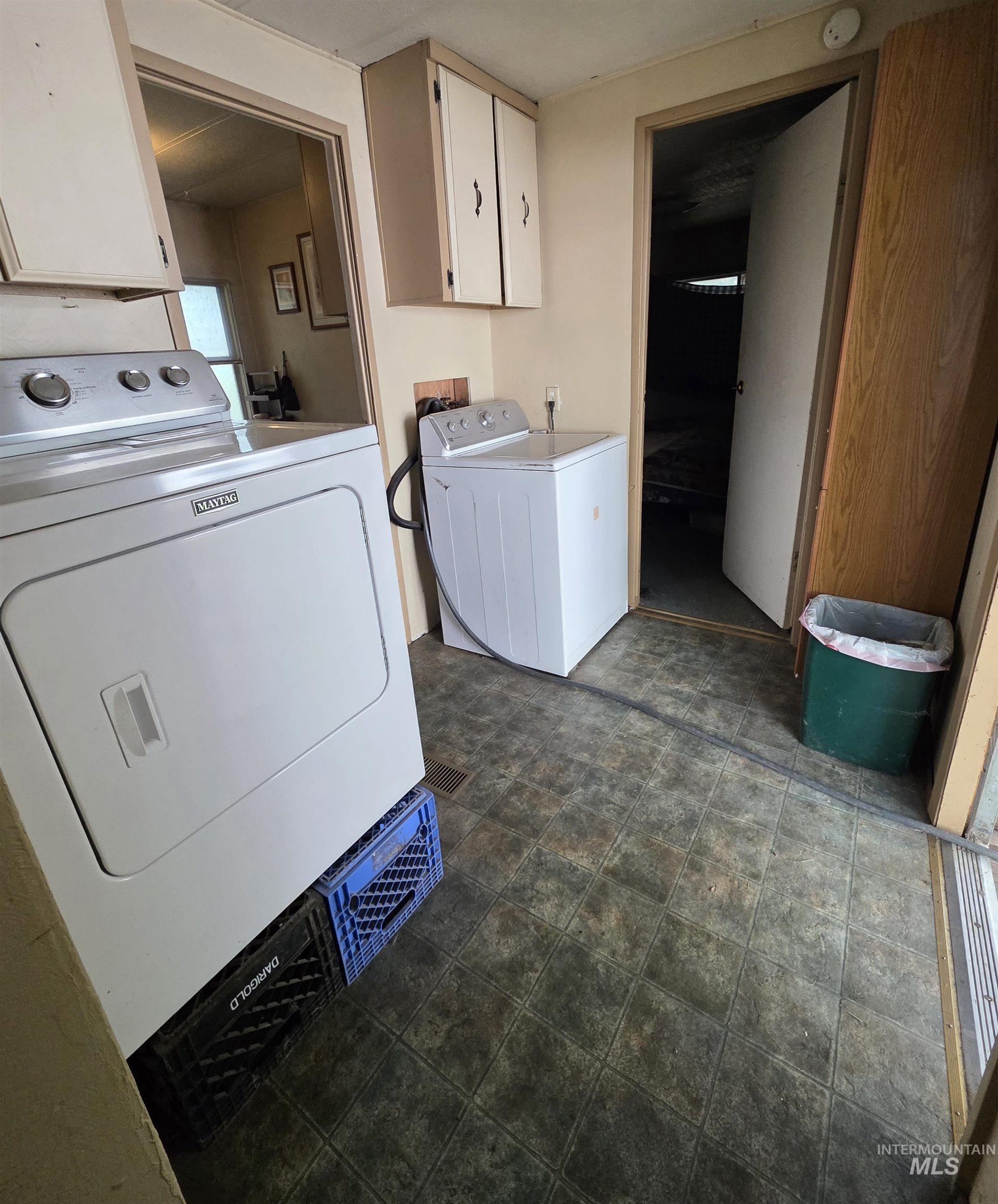 144 View Rd Property Photo 6