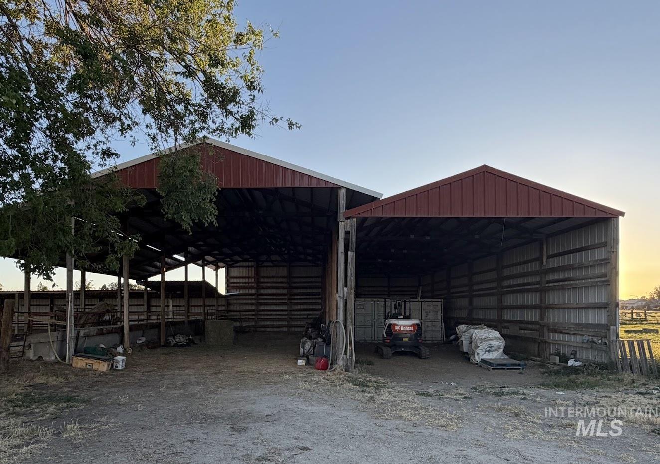 1185 E King Rd Property Photo 19