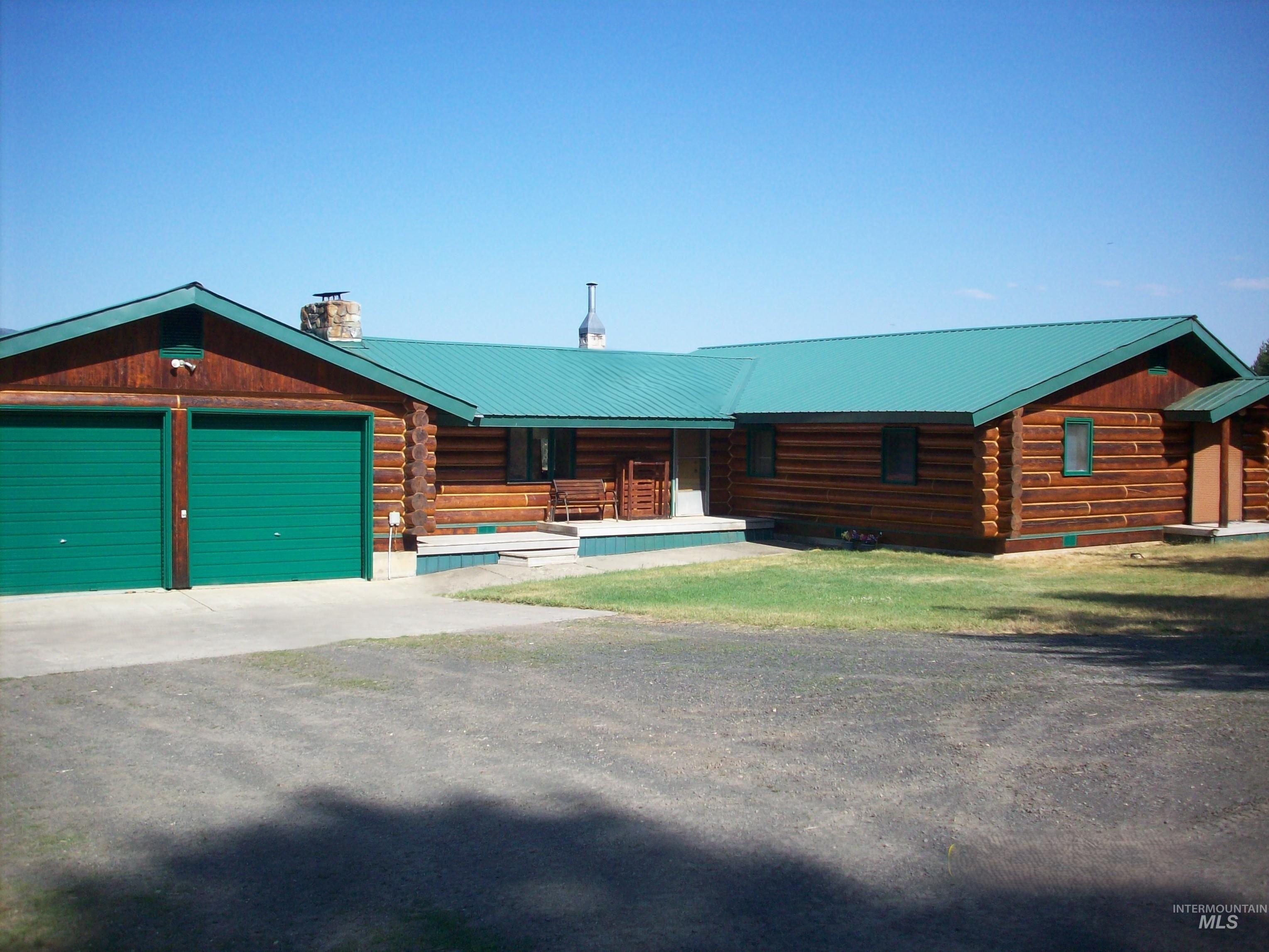 1050 Maxwell Lane Property Photo 4
