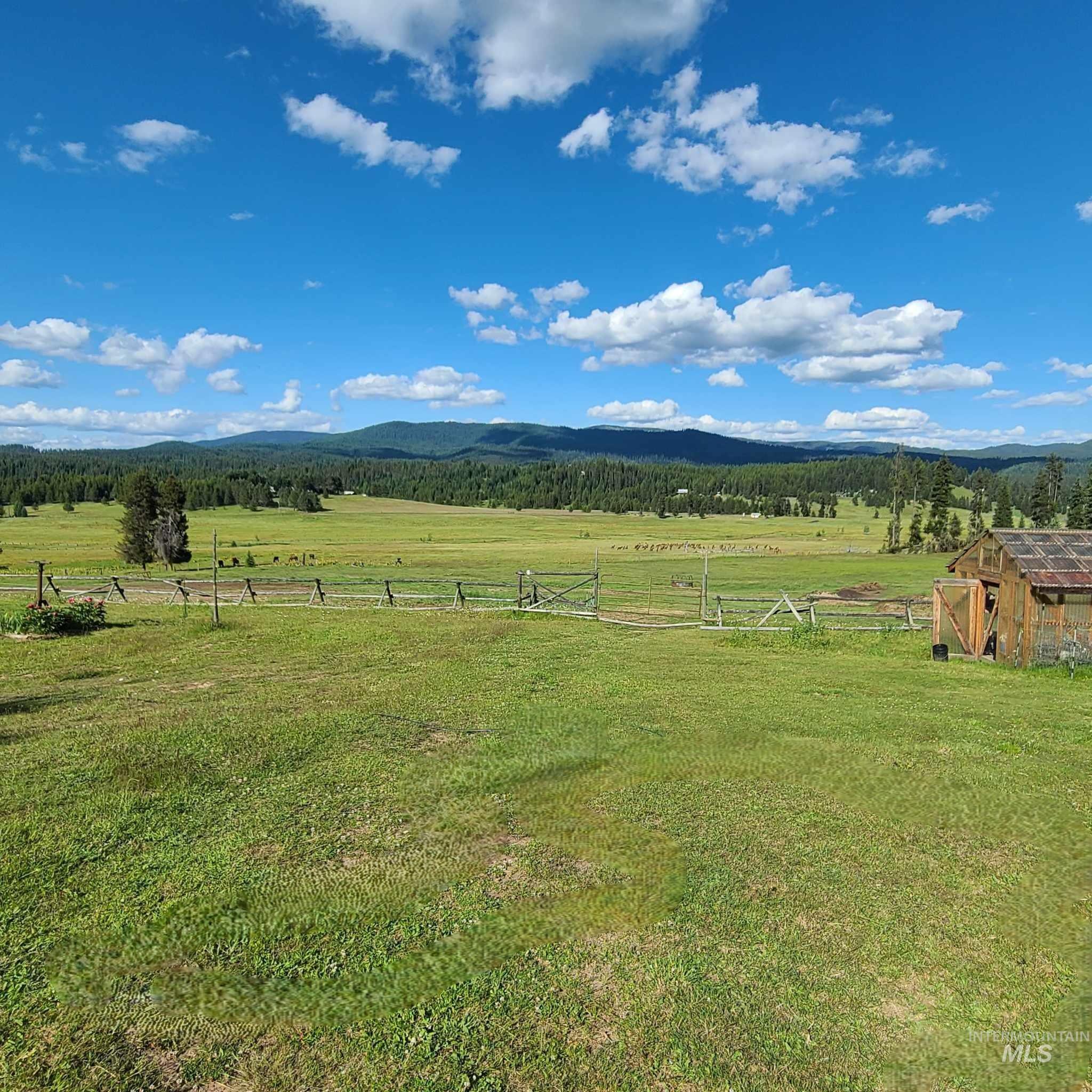 1050 Maxwell Lane Property Photo 11