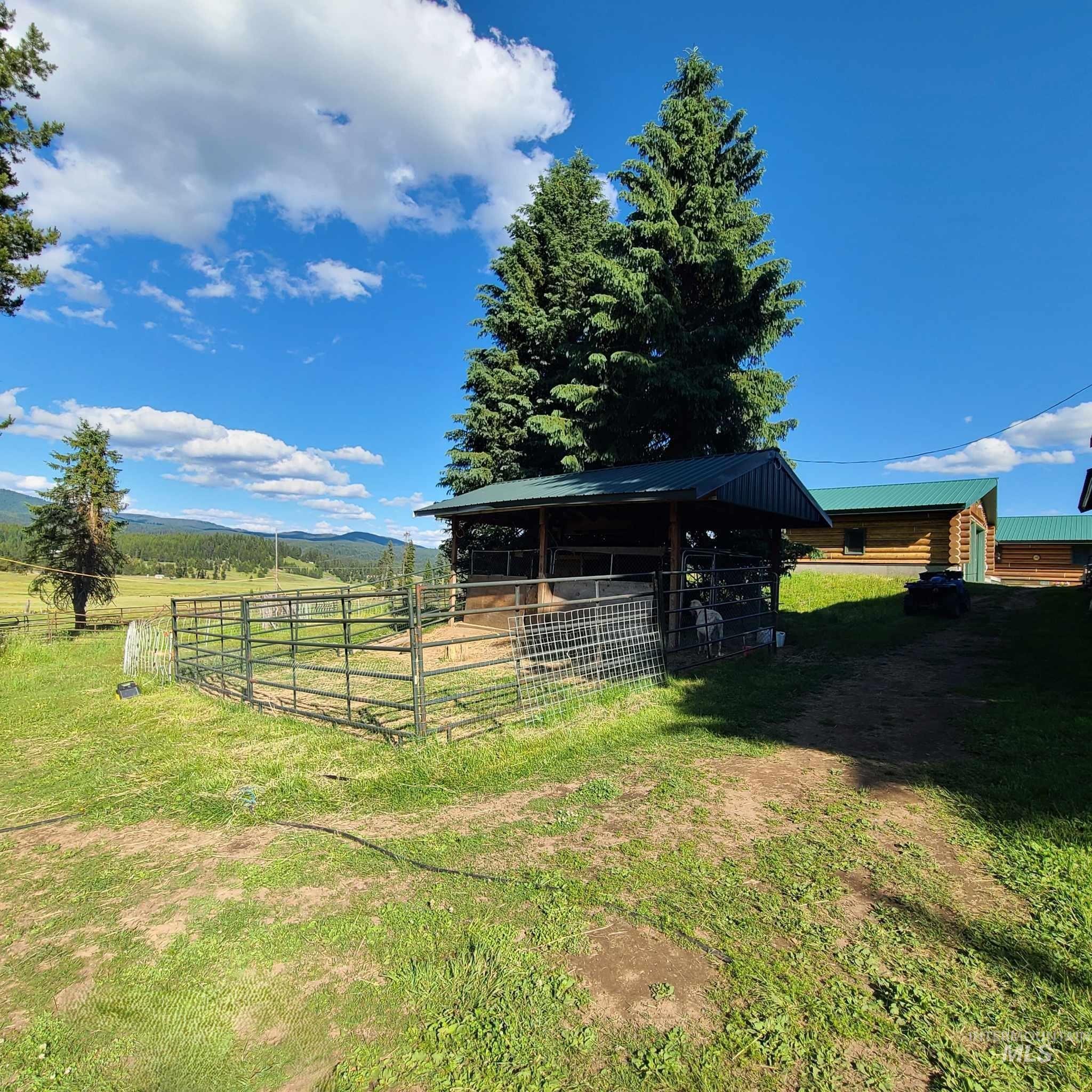 1050 Maxwell Lane Property Photo 13