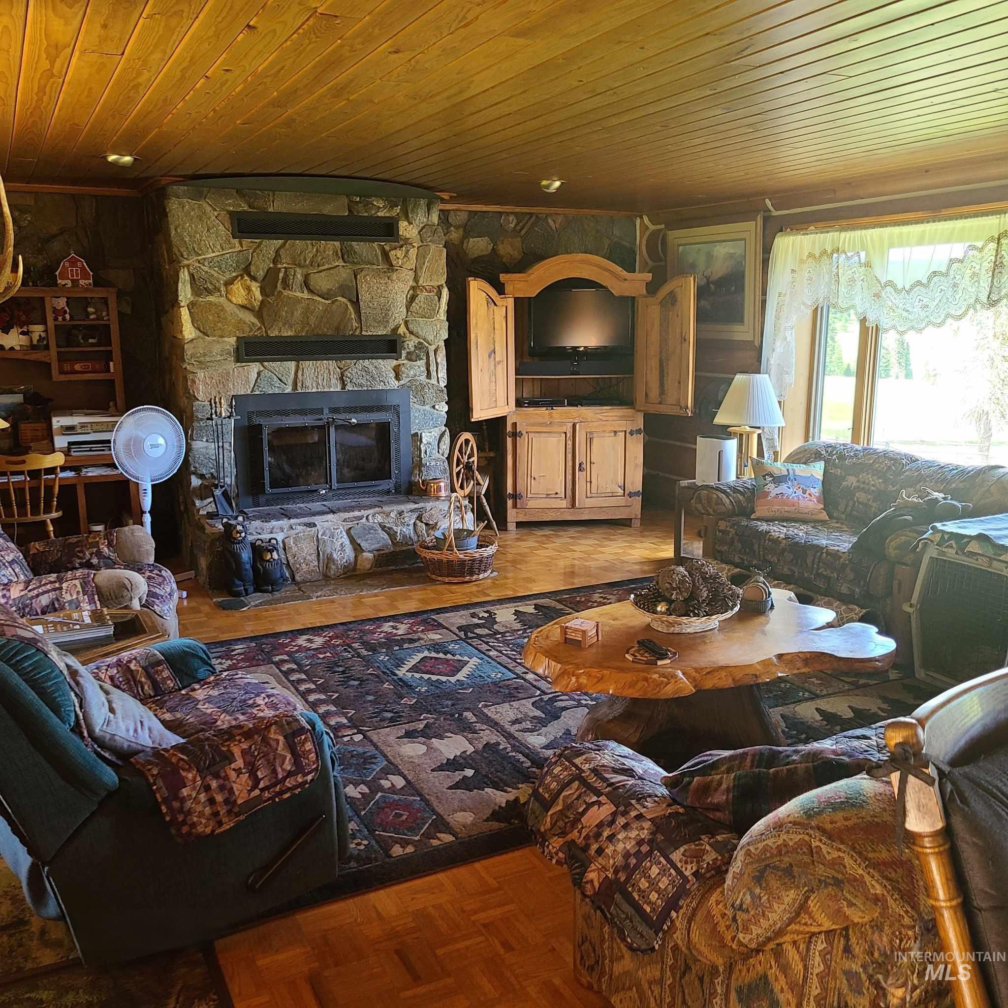 1050 Maxwell Lane Property Photo 26