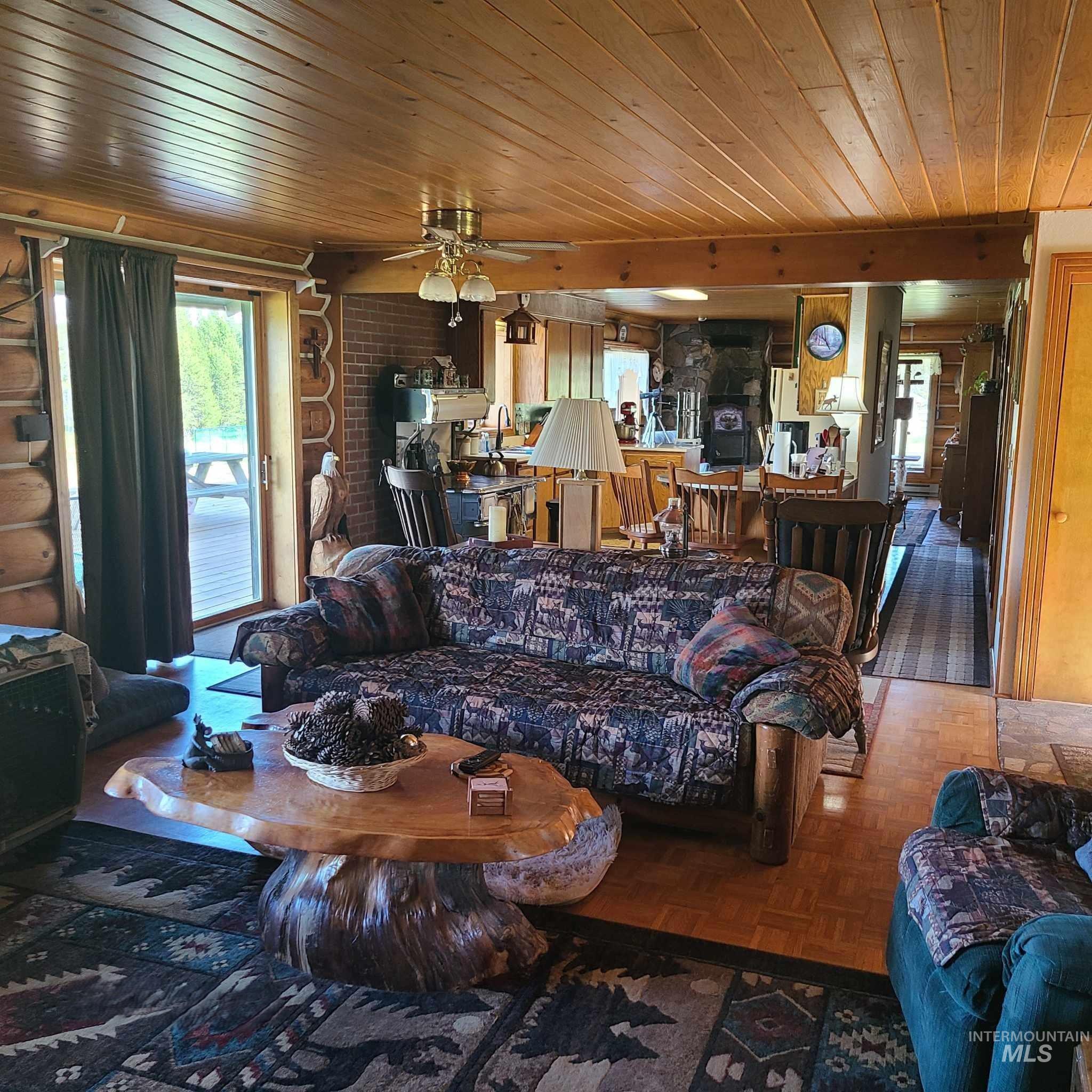1050 Maxwell Lane Property Photo 28