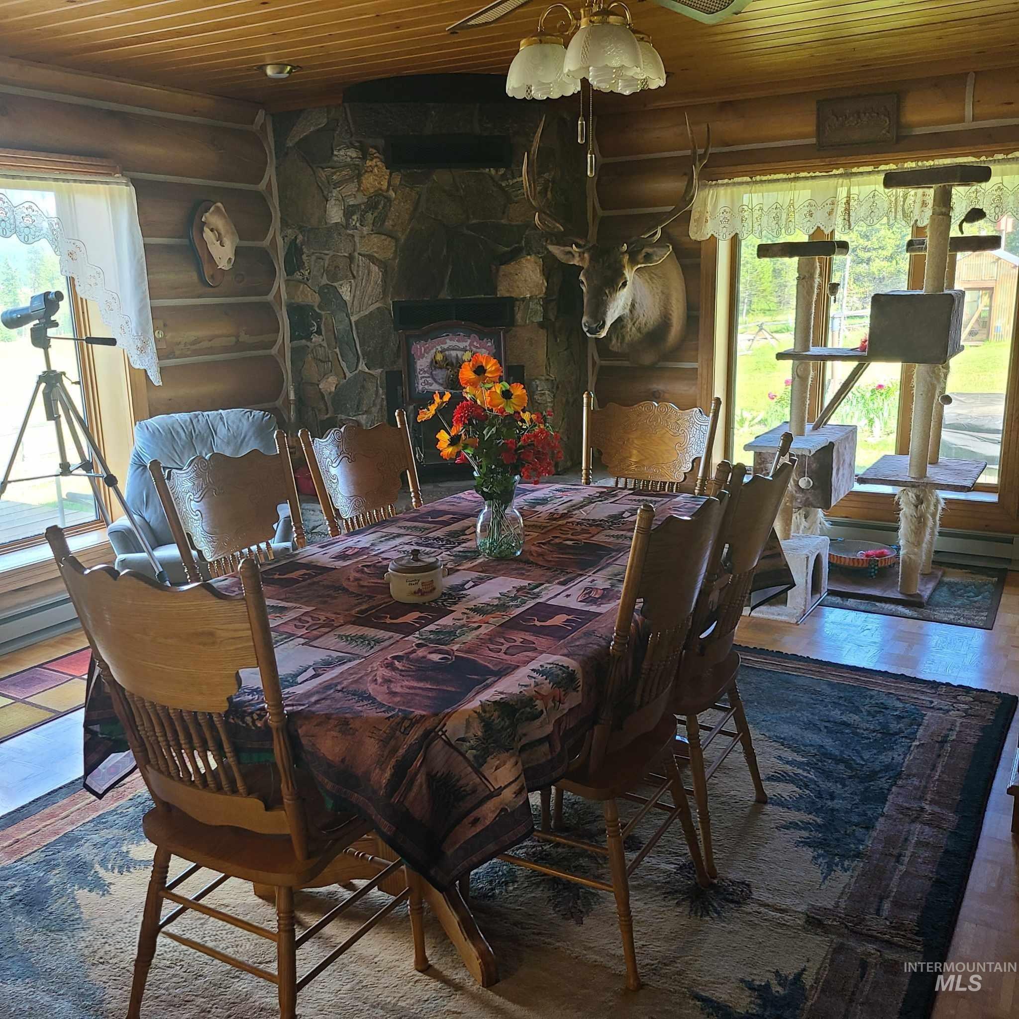 1050 Maxwell Lane Property Photo 35