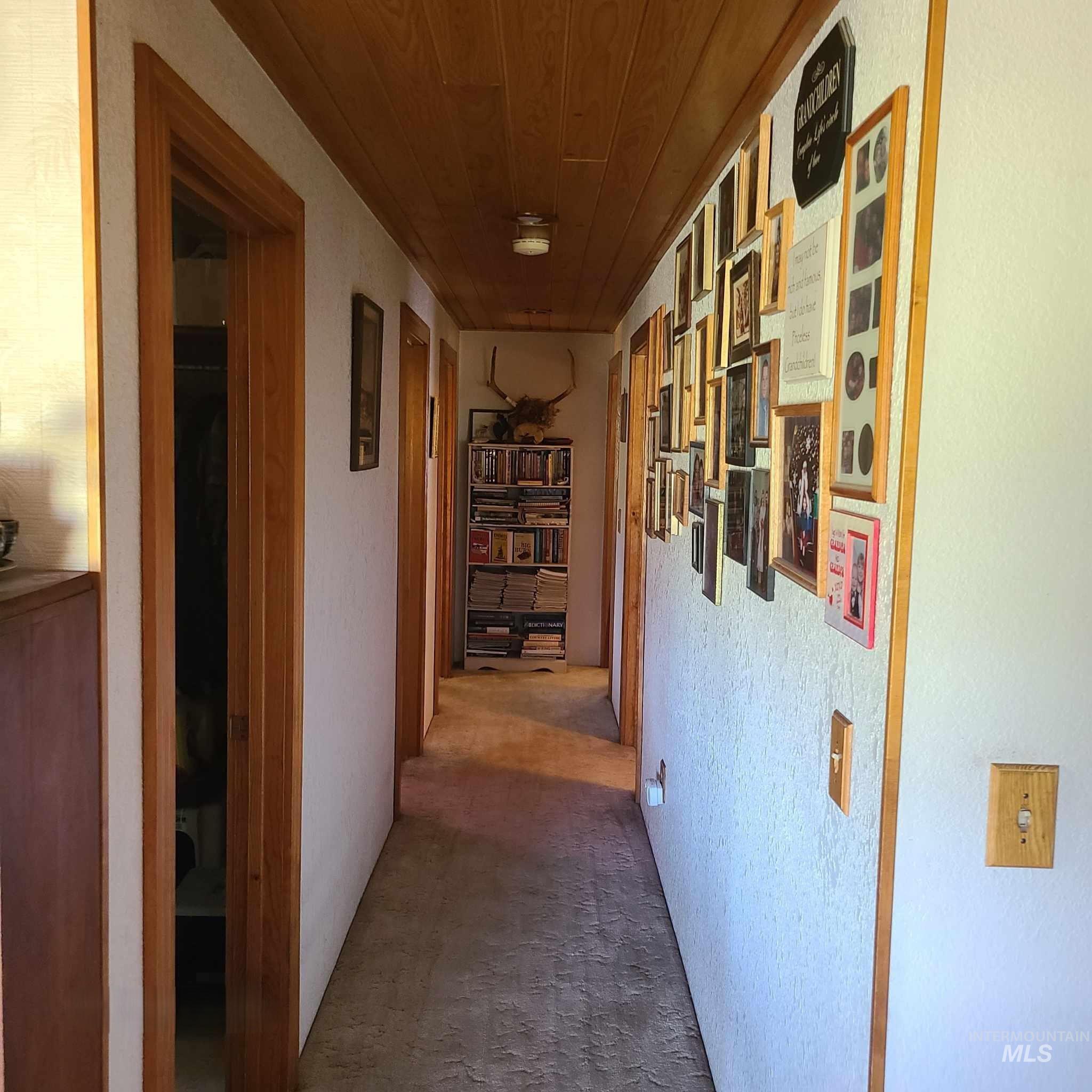1050 Maxwell Lane Property Photo 36