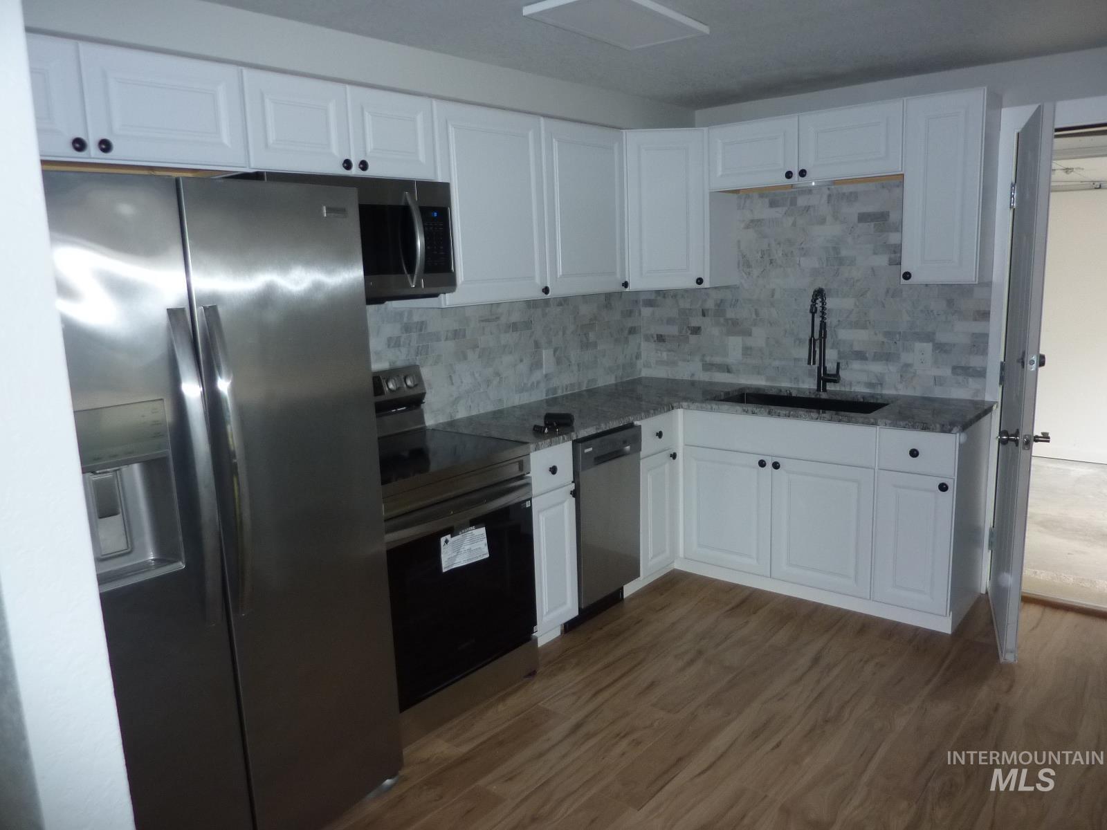 513 A,b 515 A,b Bryden Drive Property Photo 4