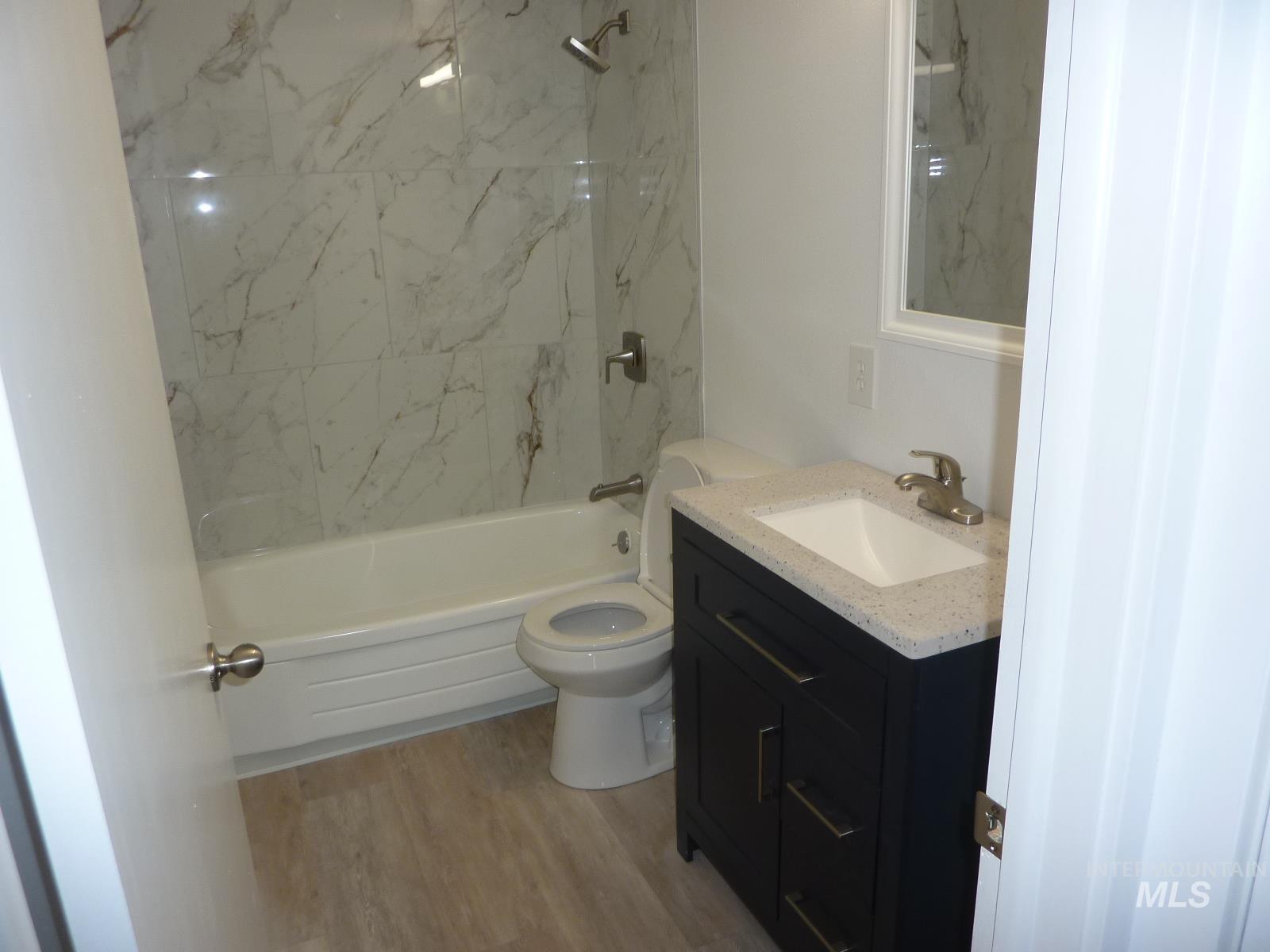 513 A,b 515 A,b Bryden Drive Property Photo 6