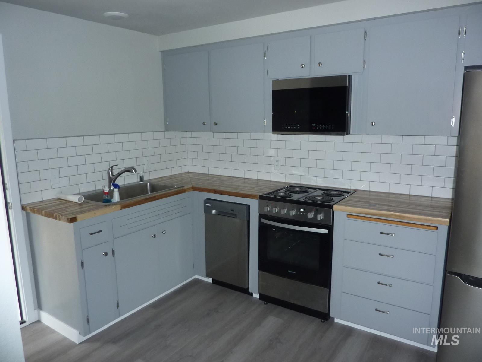 513 A,b 515 A,b Bryden Drive Property Photo 8