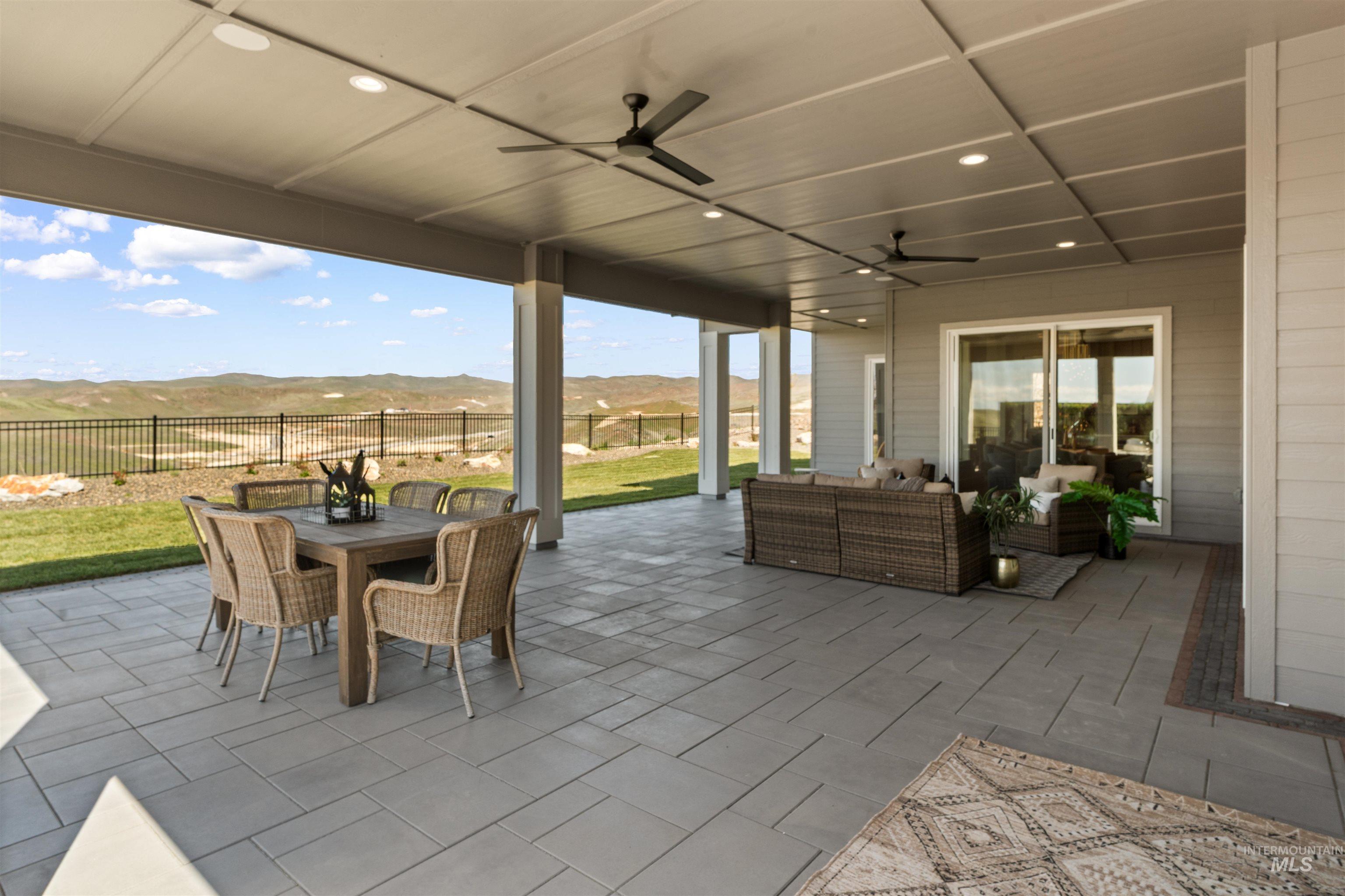 20465 N Swire Green Way Property Photo 8