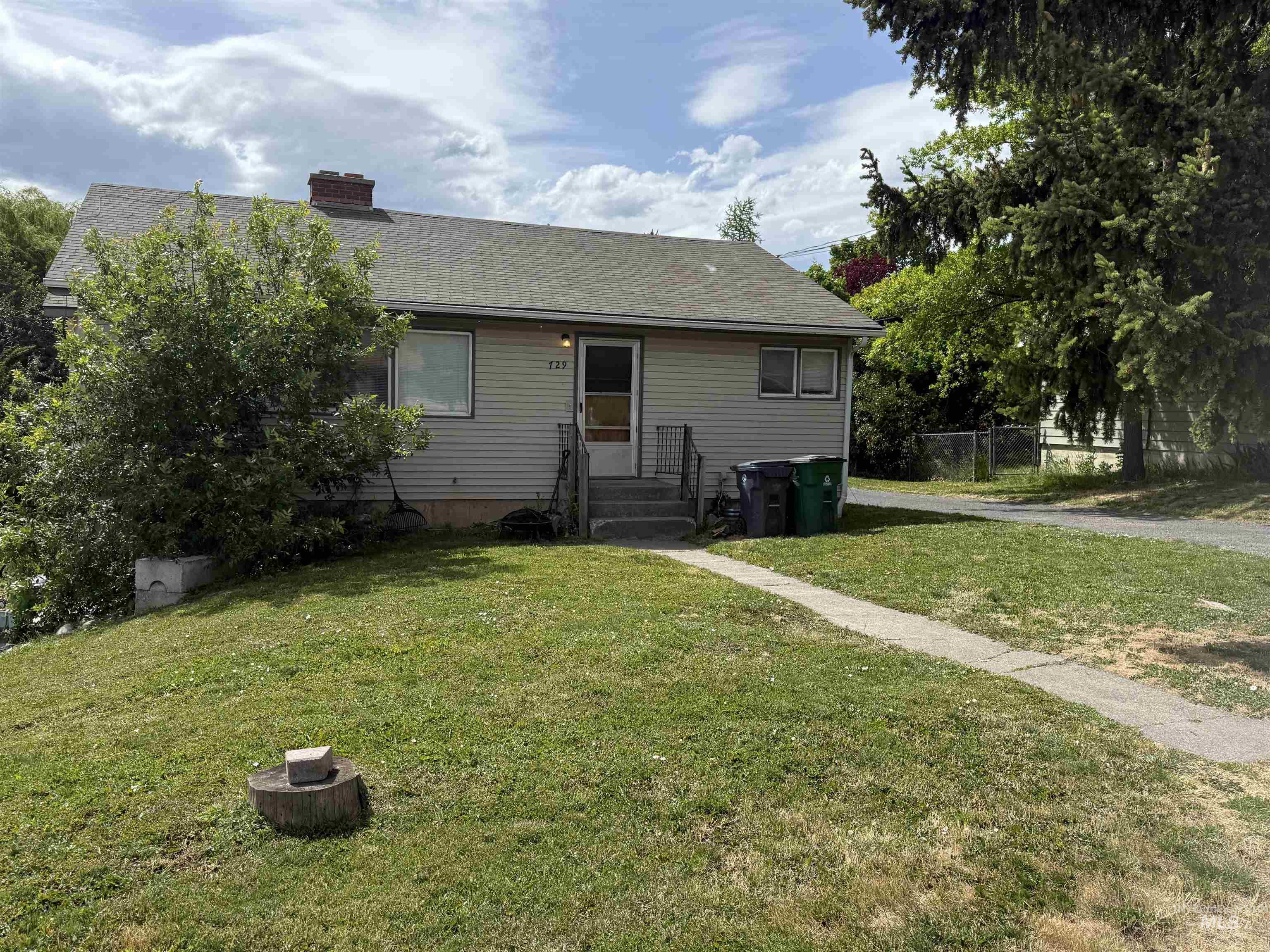 729 Brent Dr. Property Photo 1