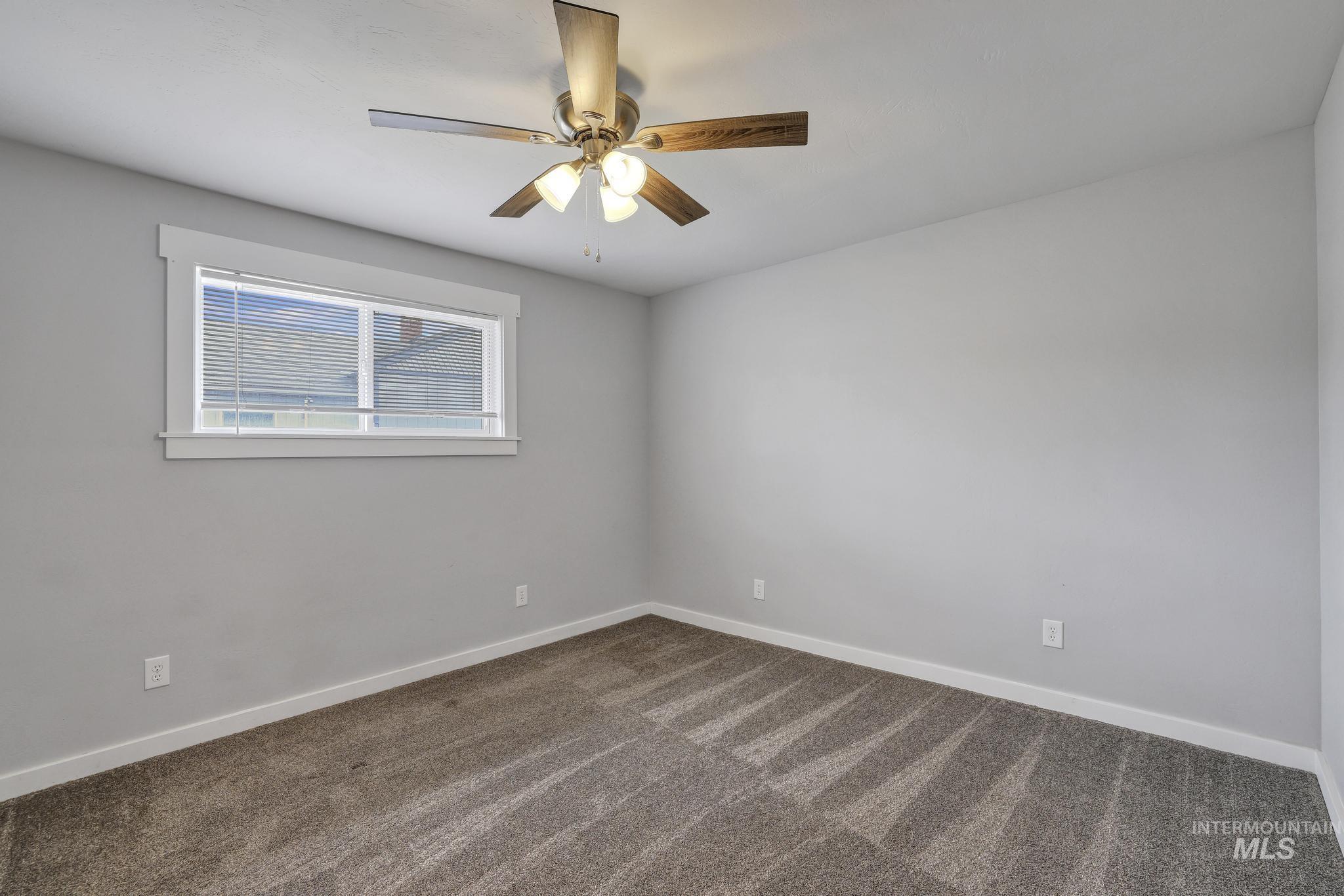 116 8th Ave Property Photo 18