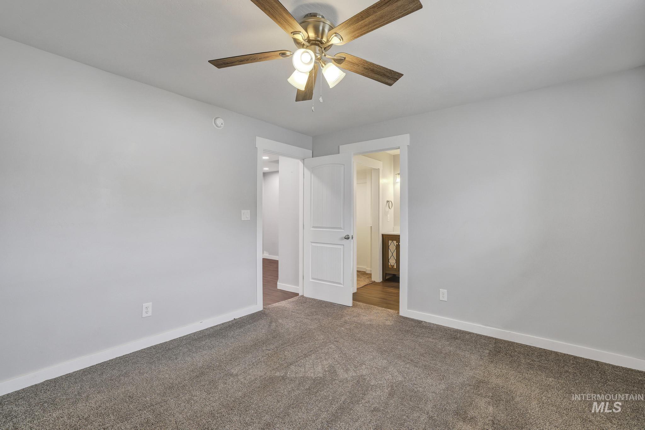 116 8th Ave Property Photo 19