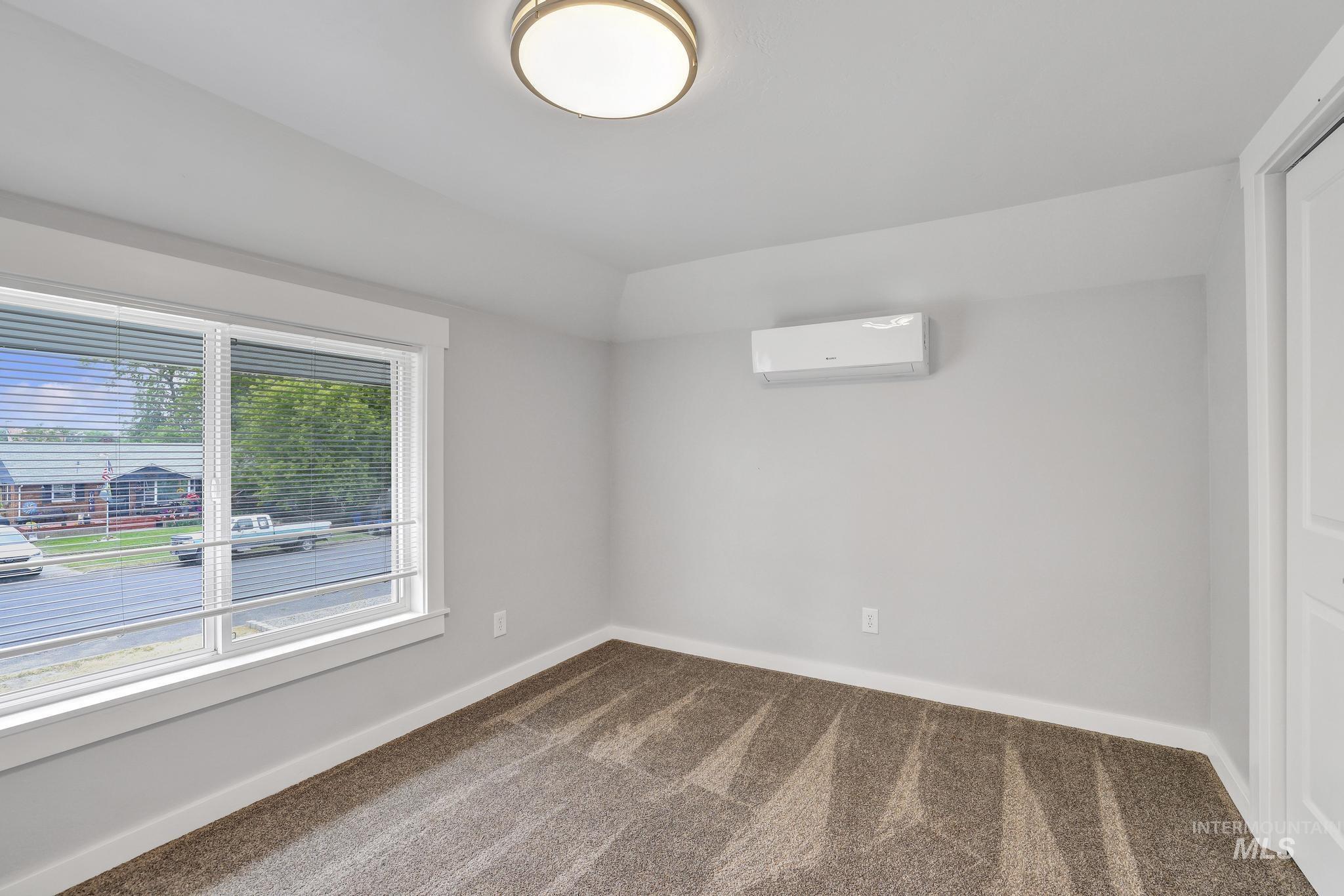 116 8th Ave Property Photo 32