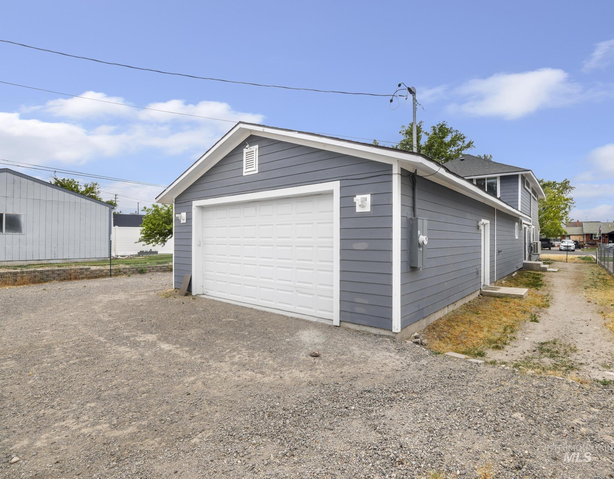 116 8th Ave Property Photo 34