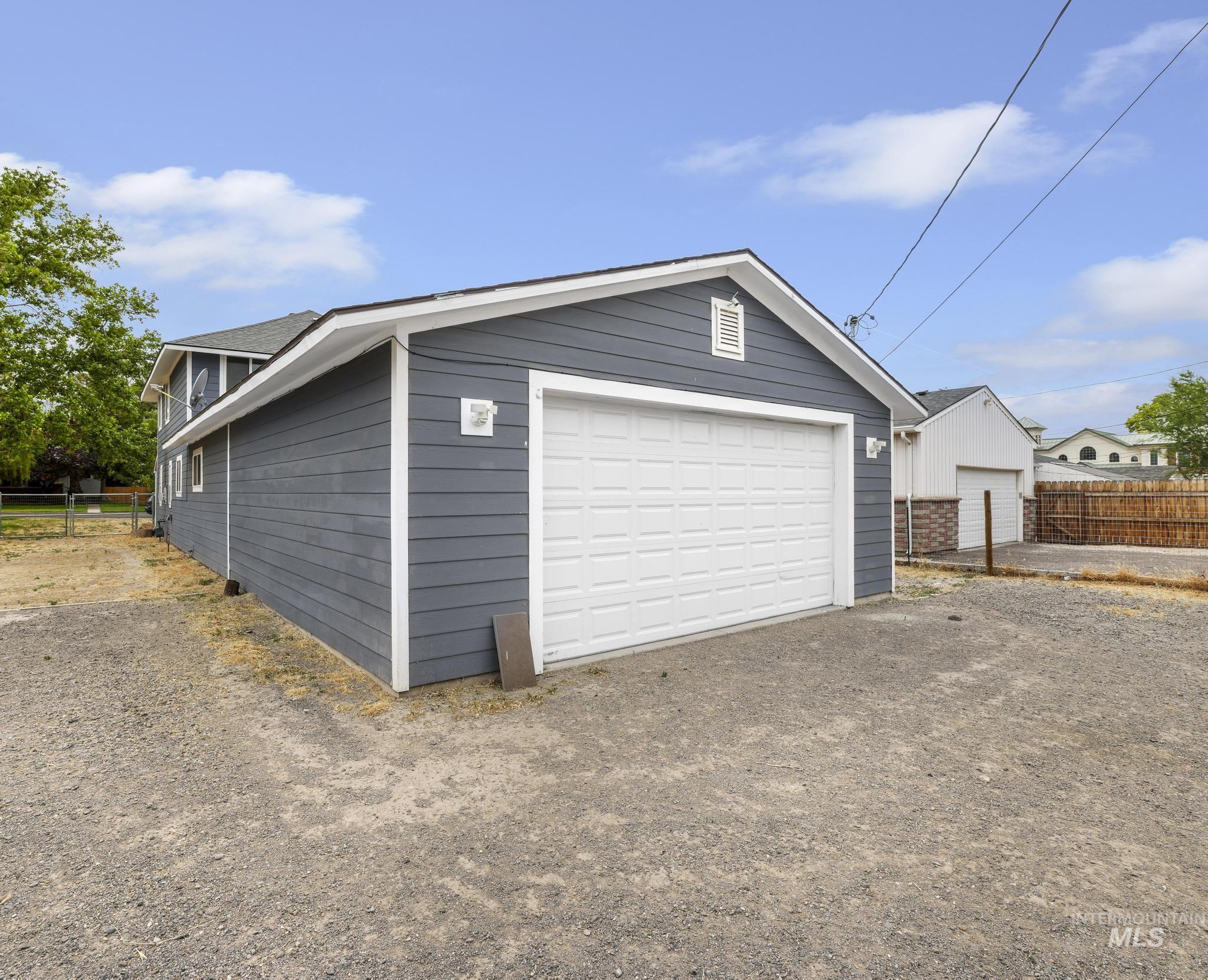 116 8th Ave Property Photo 36