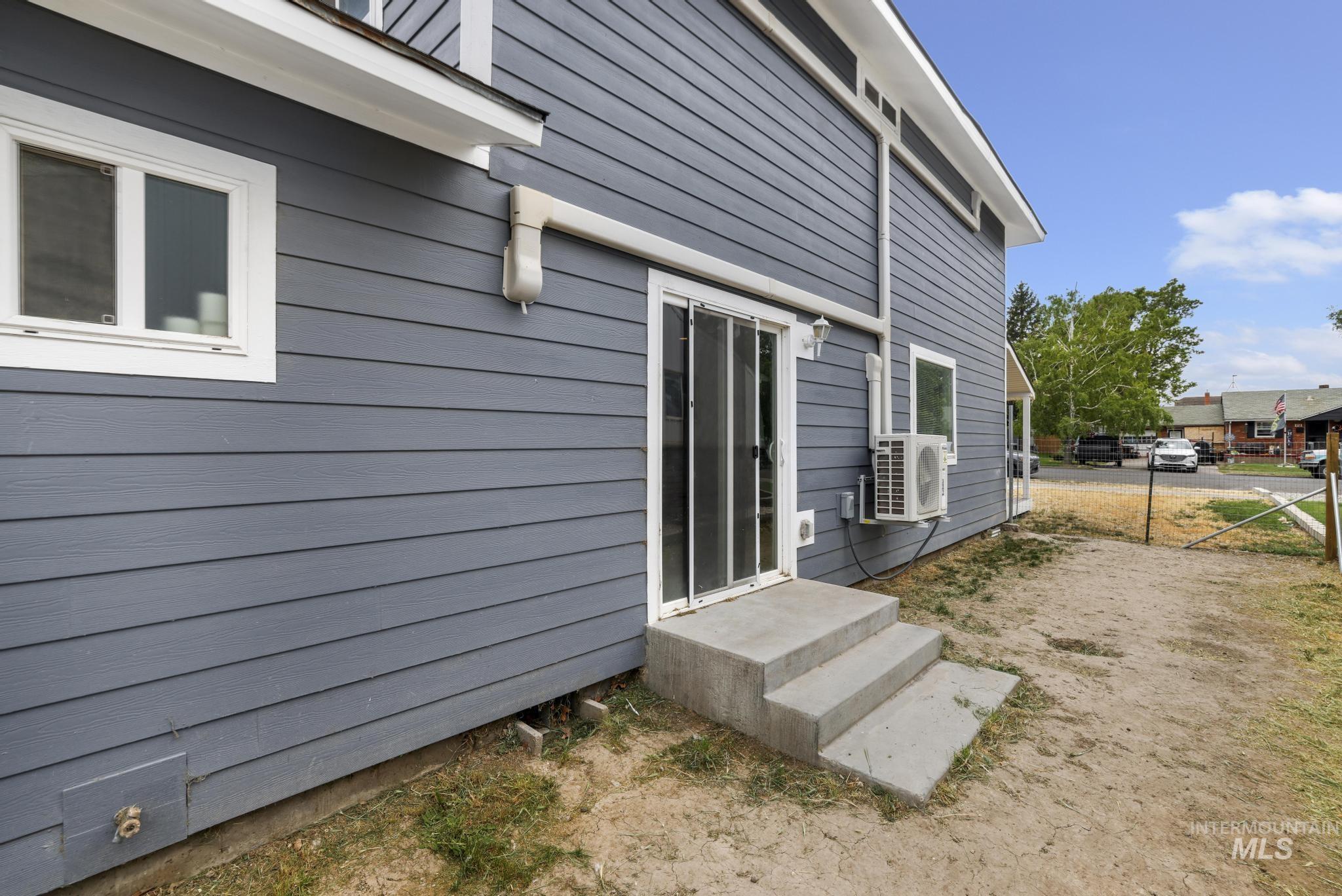116 8th Ave Property Photo 37