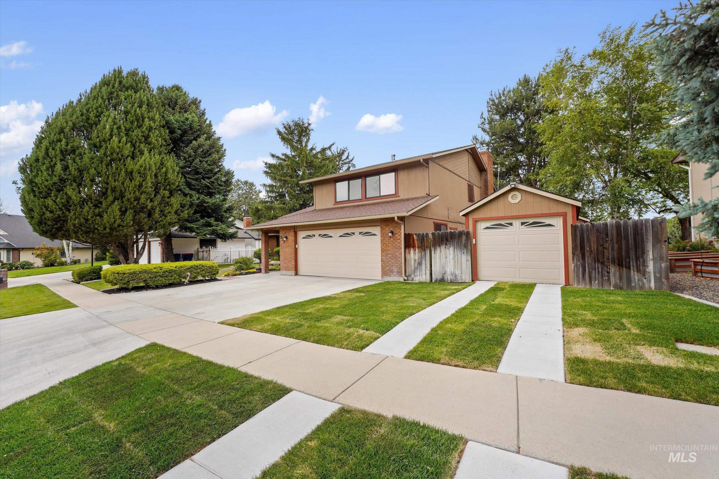 575 N Pebble Beach Way Property Photo 4