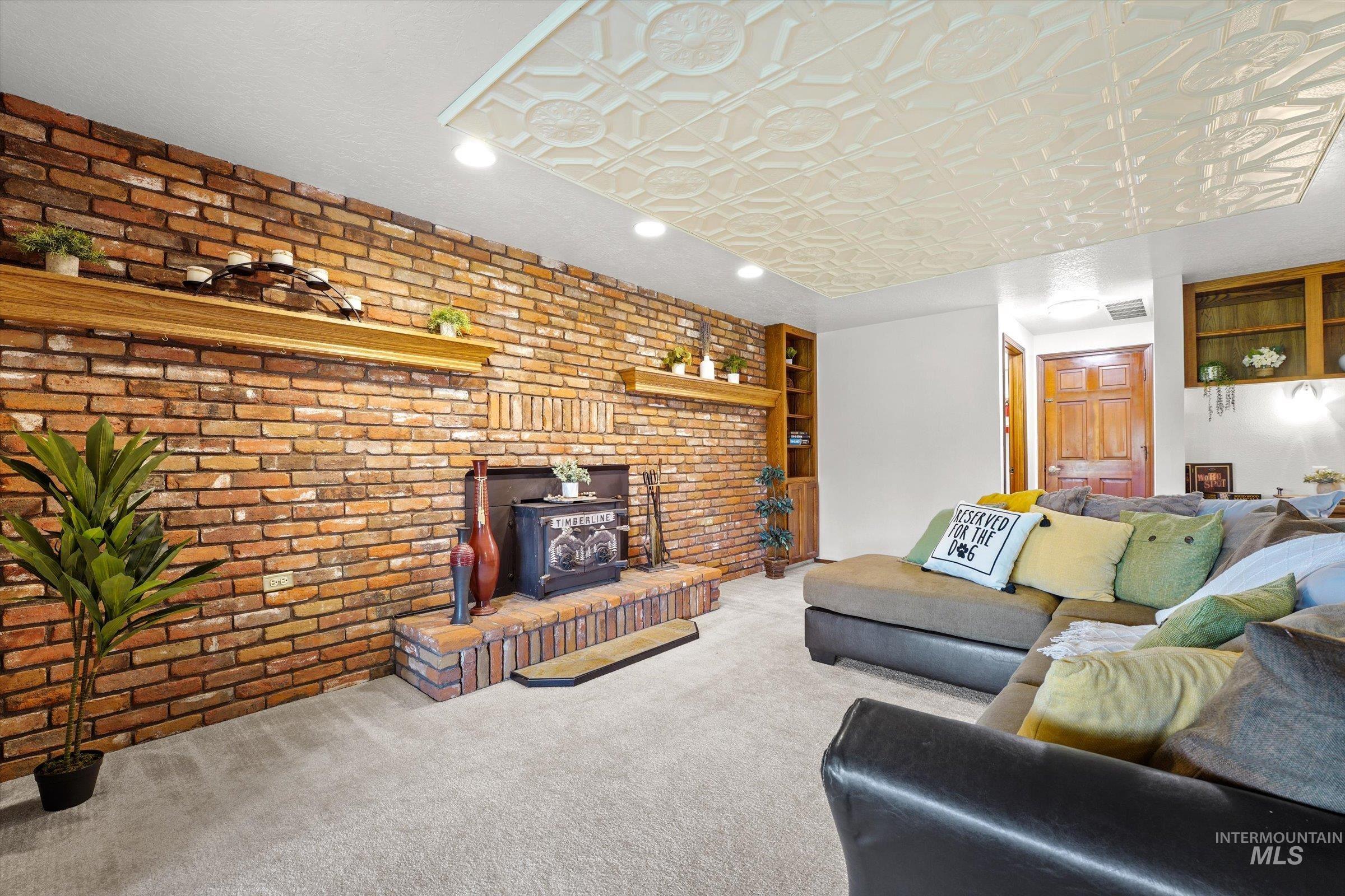 575 N Pebble Beach Way Property Photo 10