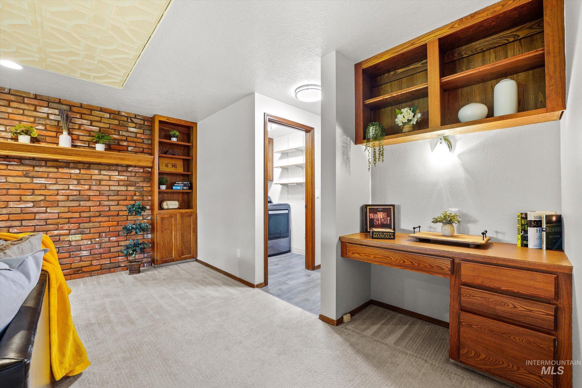 575 N Pebble Beach Way Property Photo 12