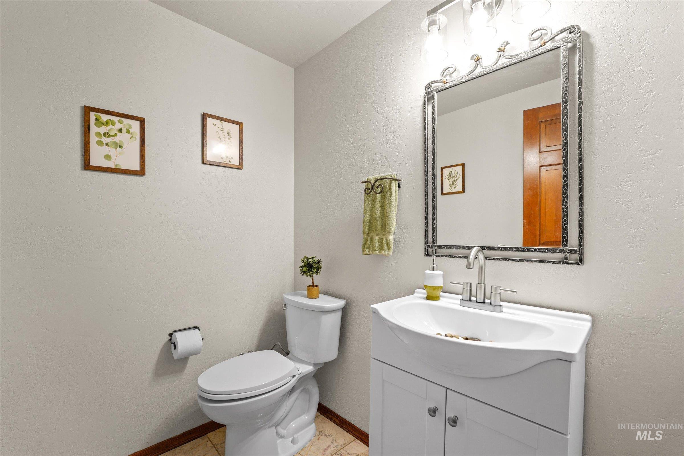 575 N Pebble Beach Way Property Photo 18