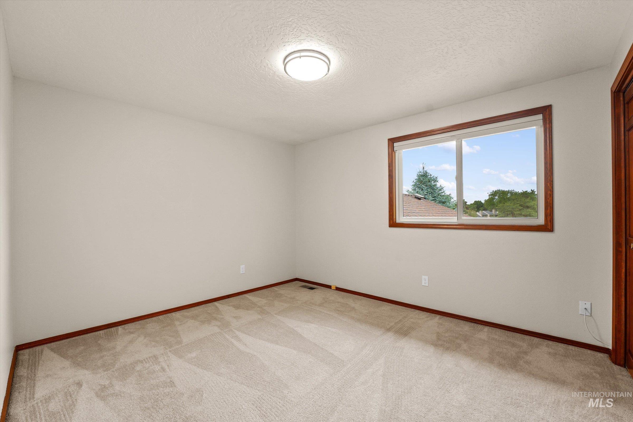 575 N Pebble Beach Way Property Photo 21