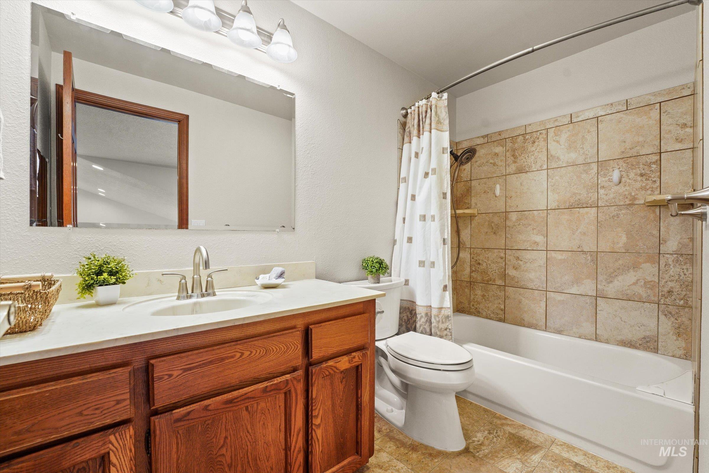575 N Pebble Beach Way Property Photo 25