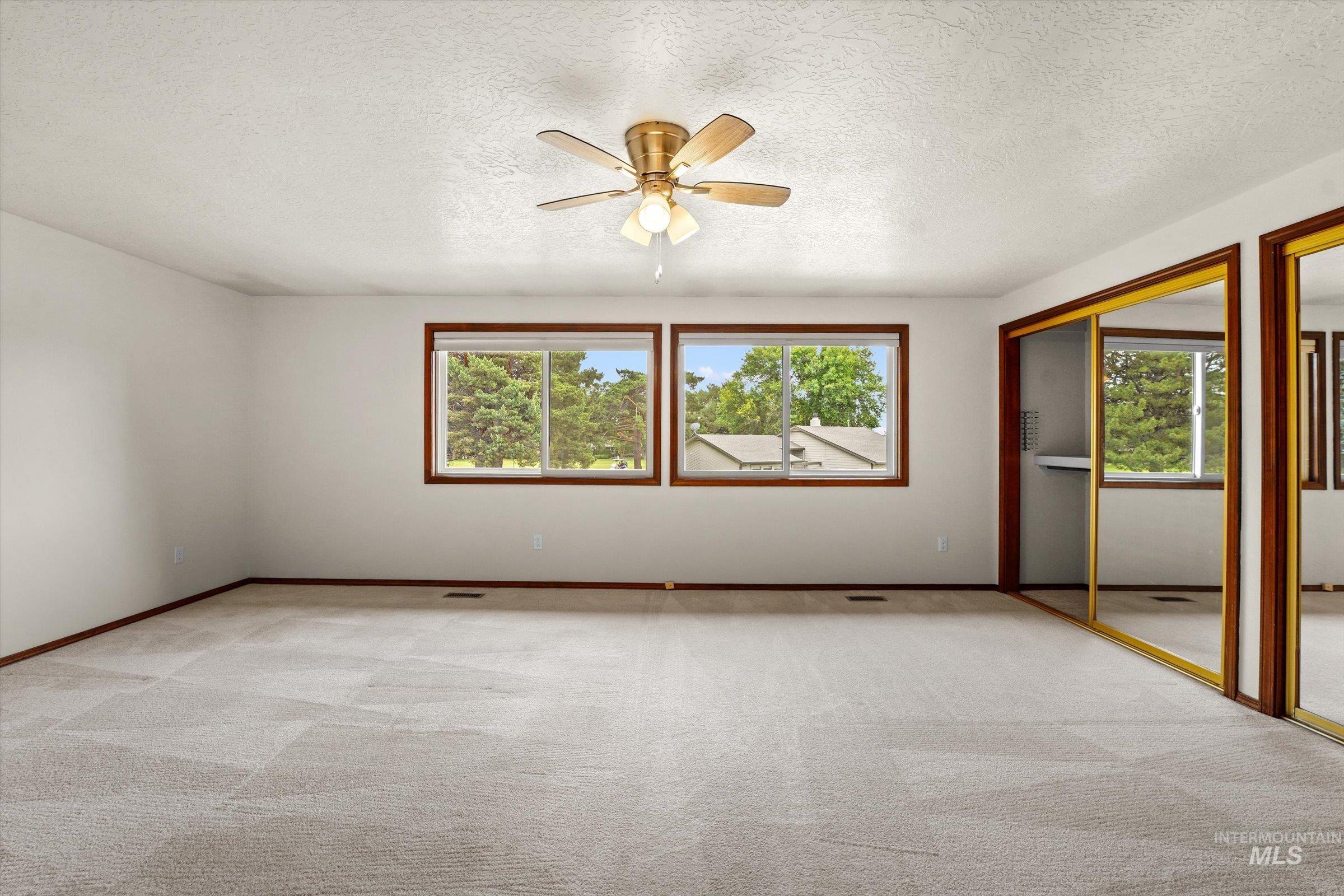 575 N Pebble Beach Way Property Photo 28