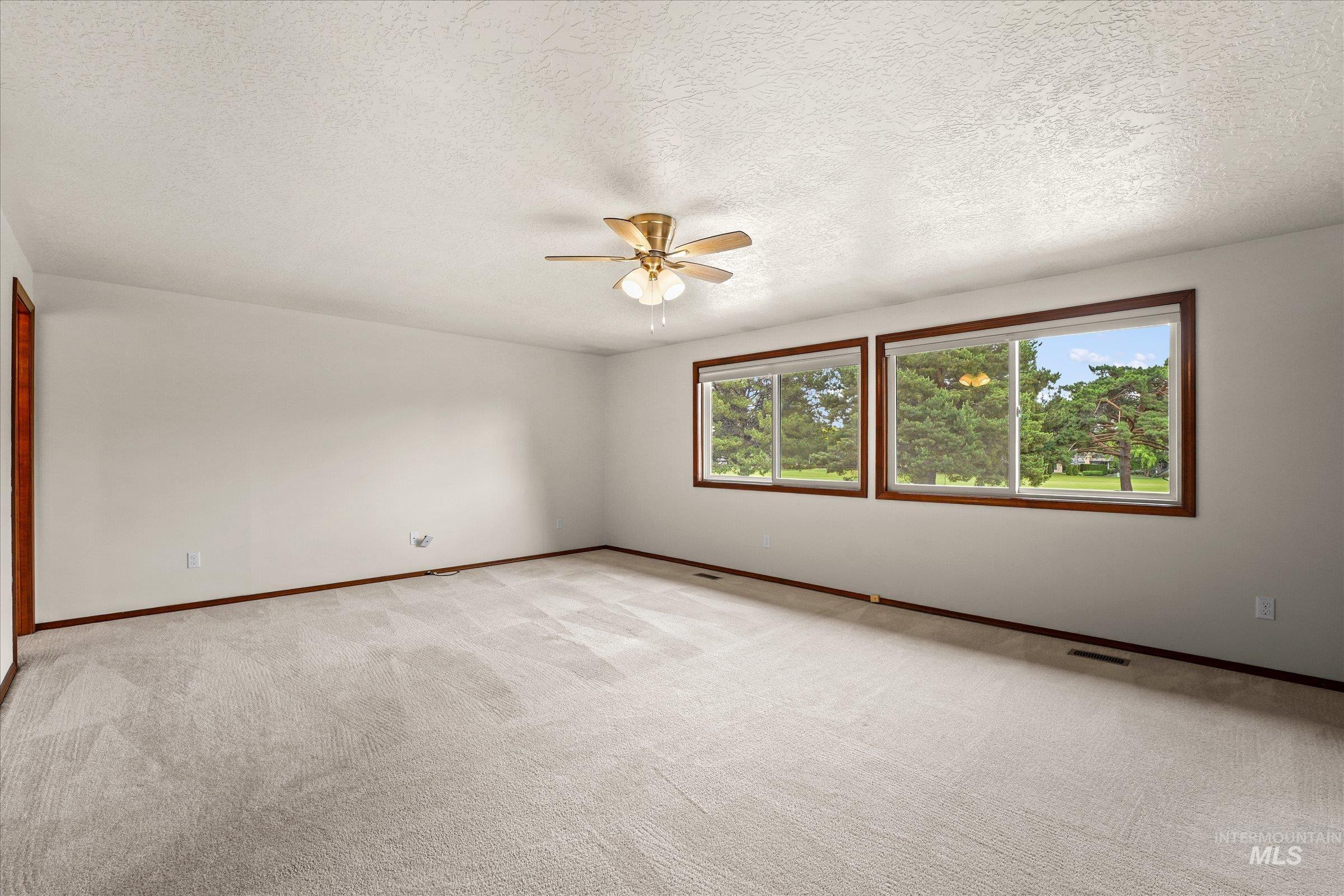 575 N Pebble Beach Way Property Photo 29