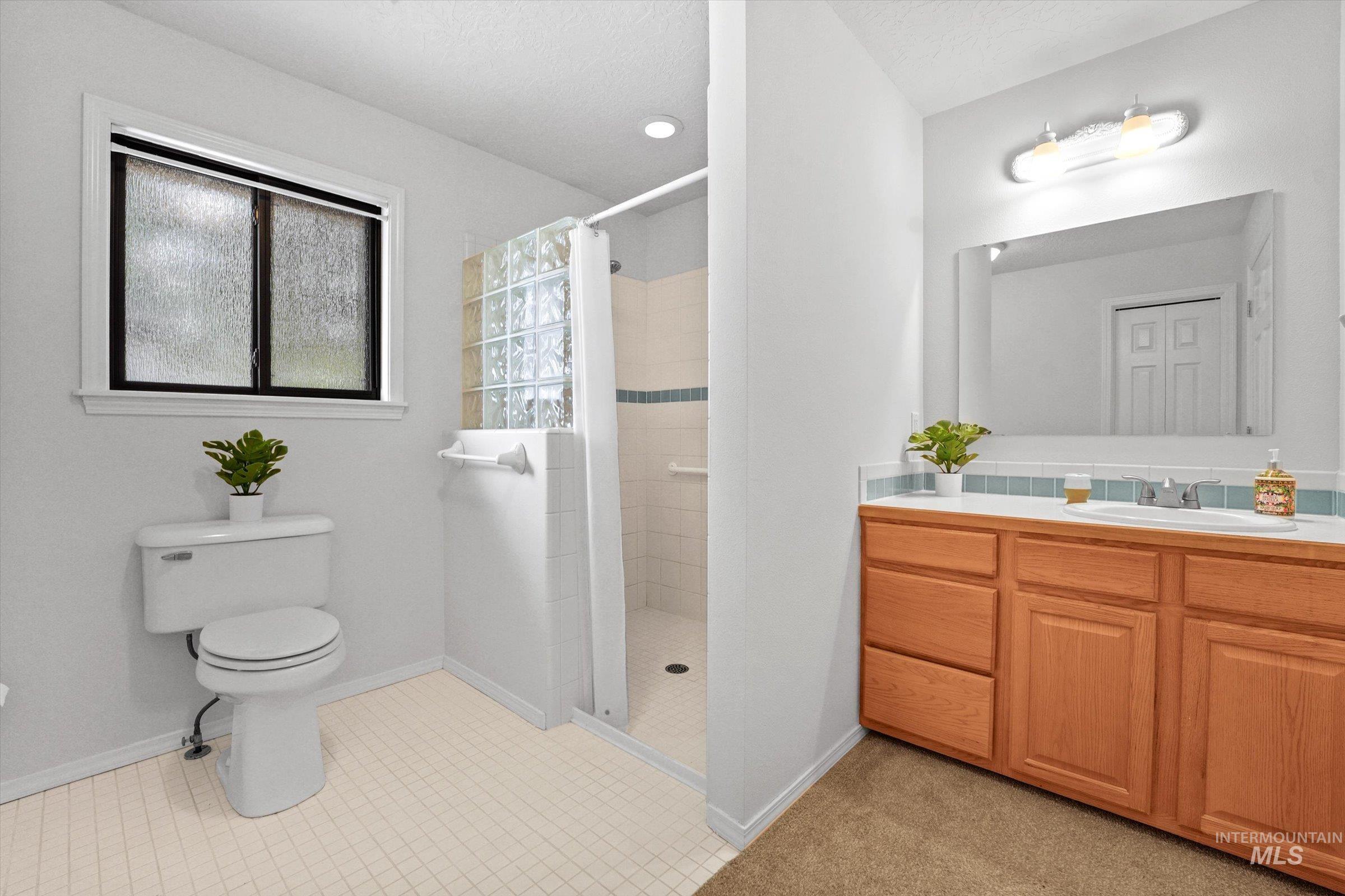 575 N Pebble Beach Way Property Photo 36