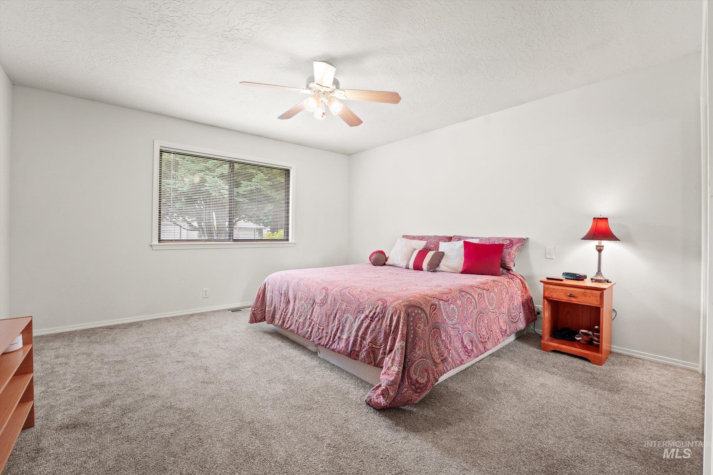 575 N Pebble Beach Way Property Photo 38