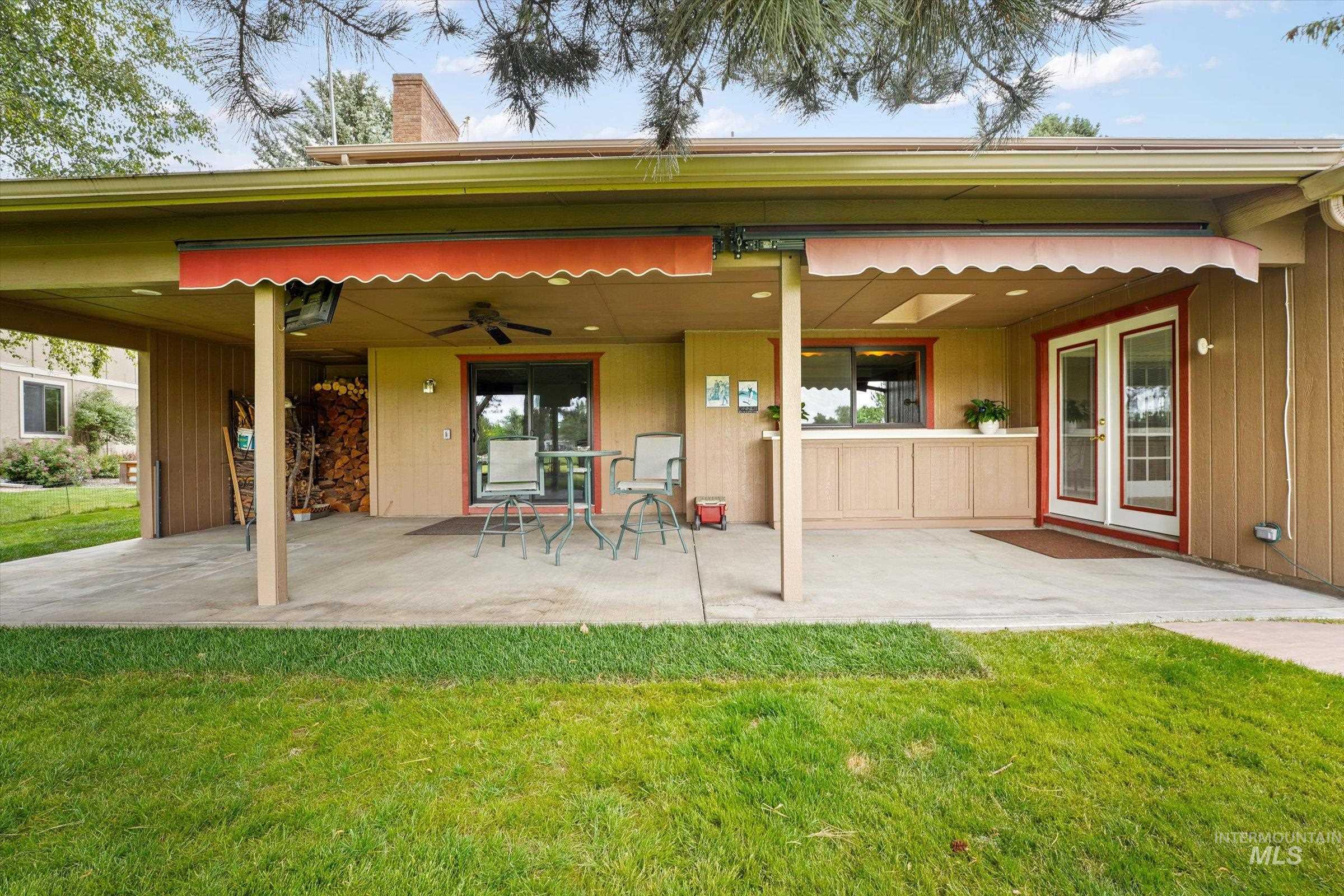 575 N Pebble Beach Way Property Photo 41