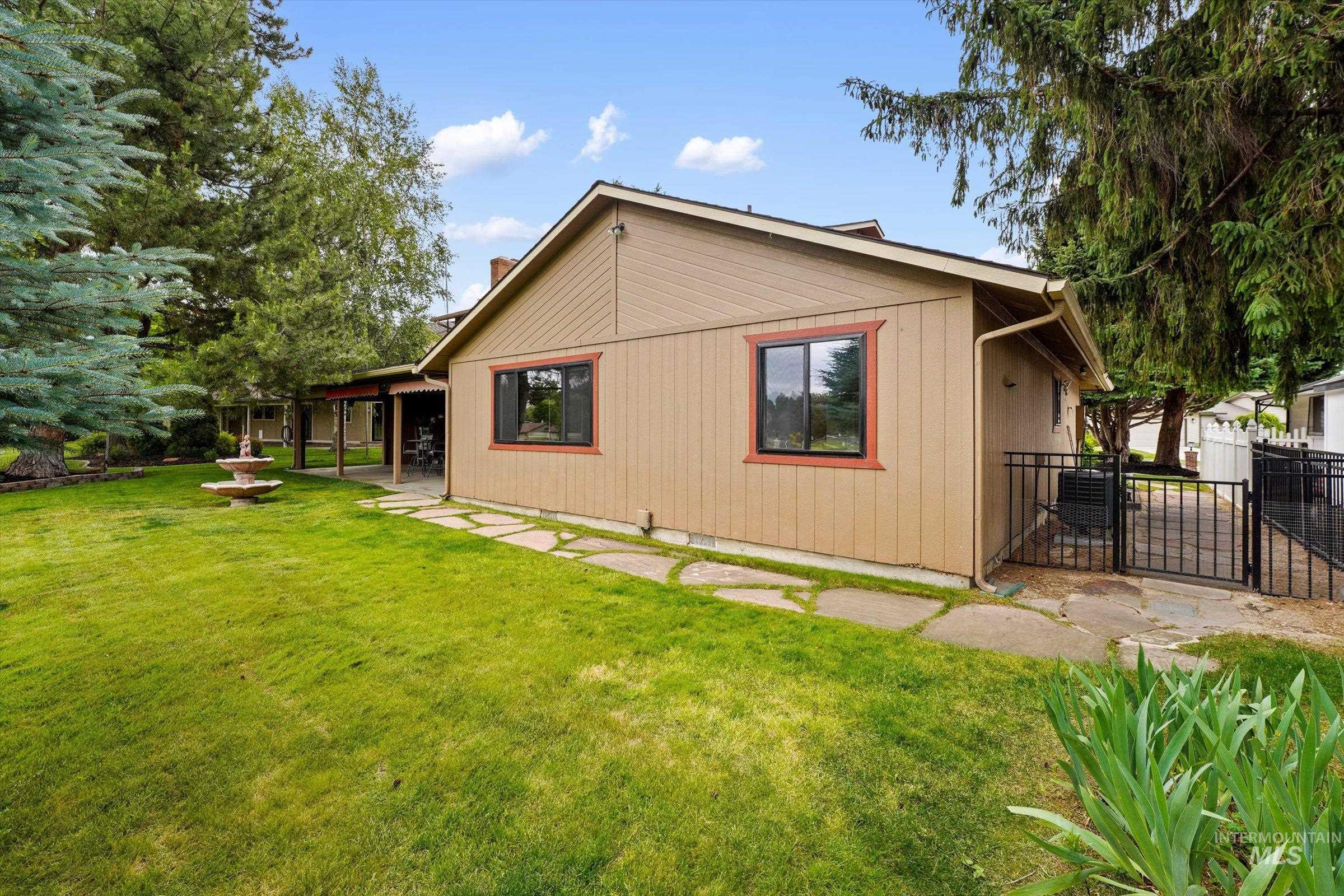 575 N Pebble Beach Way Property Photo 45