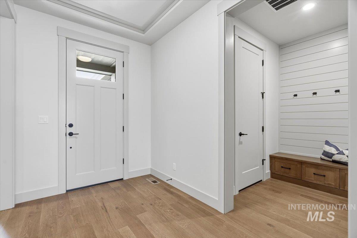 801 E Crescendo St Property Photo 28