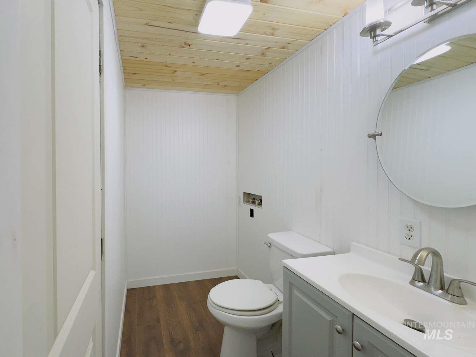 16 Kokanee Ln Property Photo 7