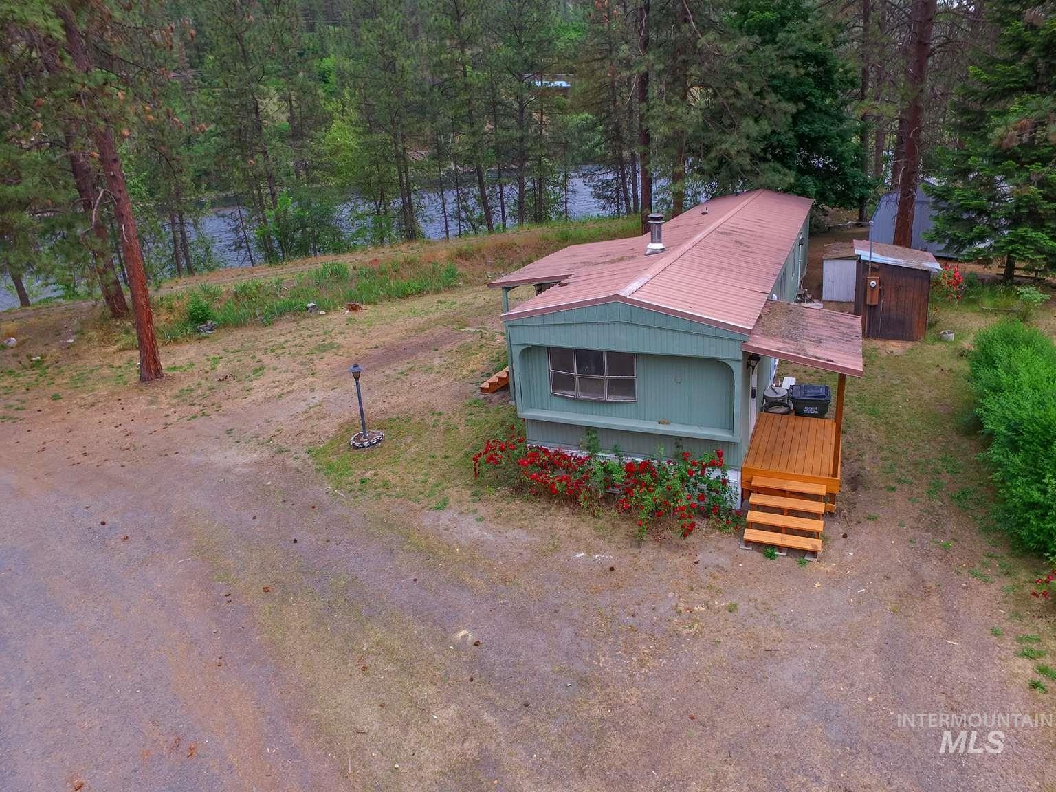 16 Kokanee Ln Property Photo 8