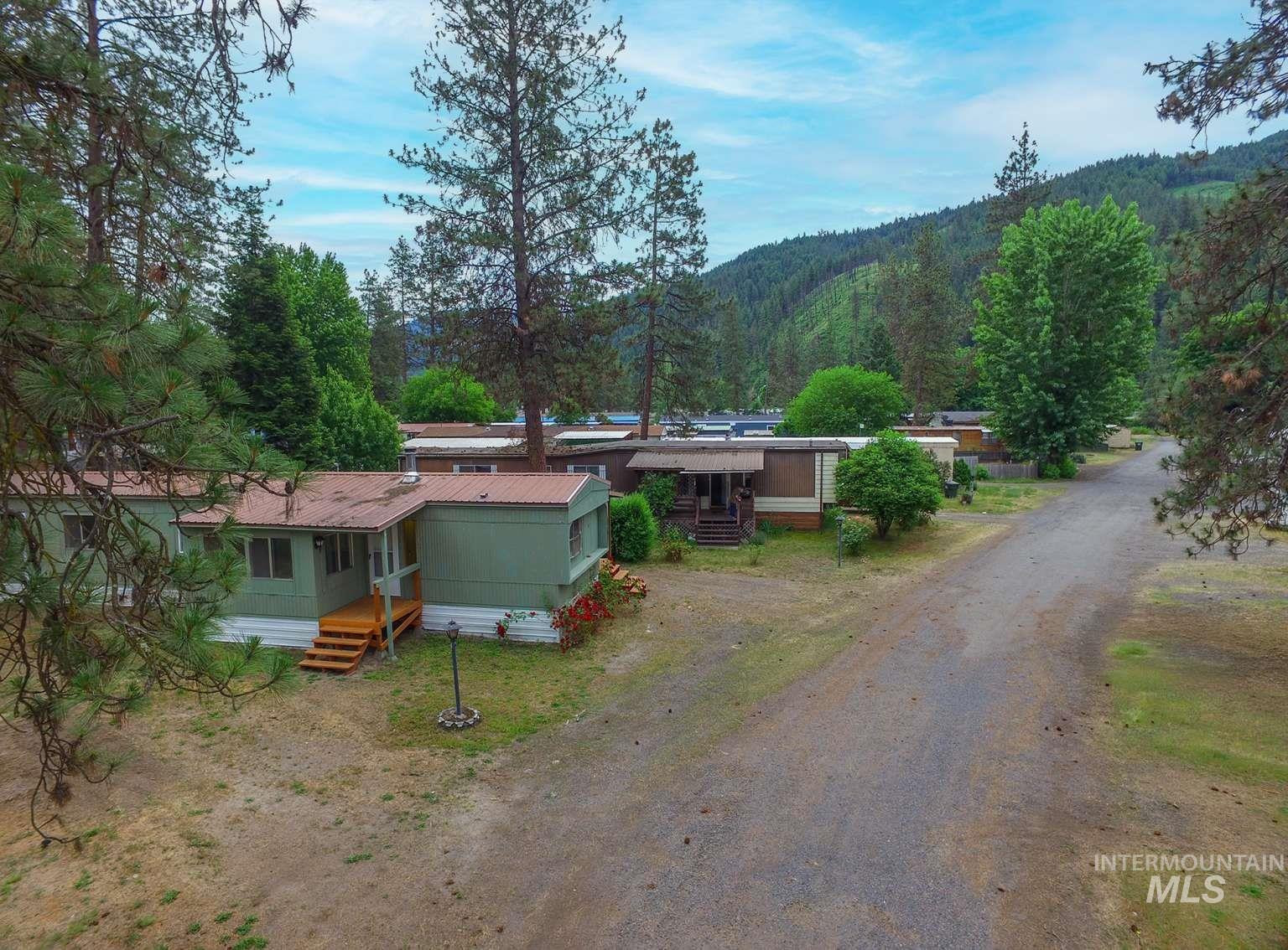 16 Kokanee Ln Property Photo 10