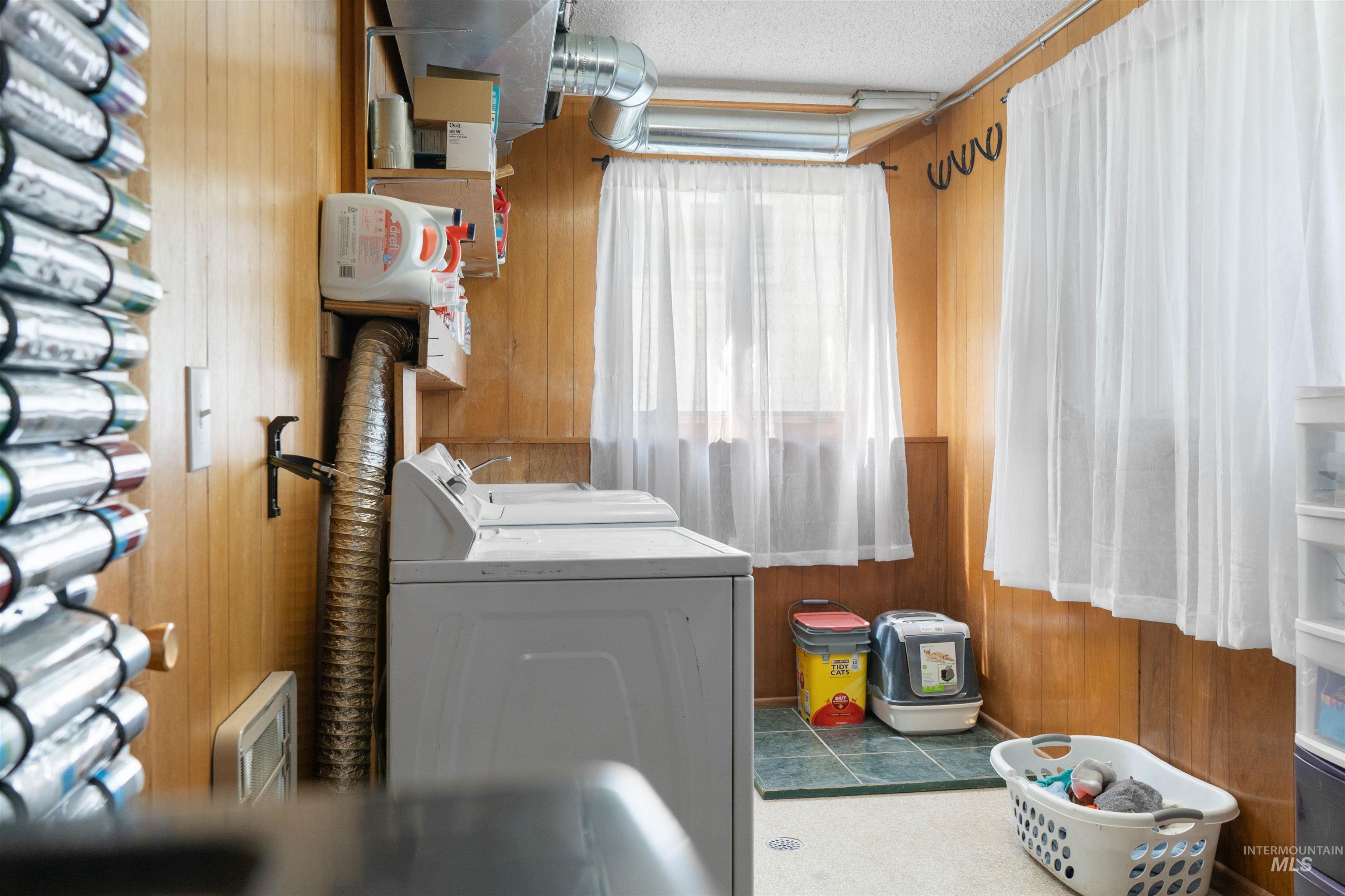 305 Walnut Street Property Photo 22