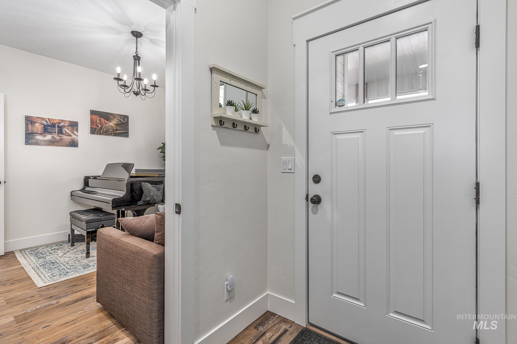 555 Syringa Falls Ct Property Photo 4