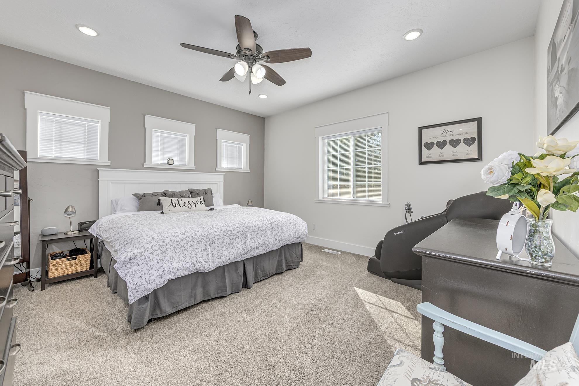 555 Syringa Falls Ct Property Photo 15