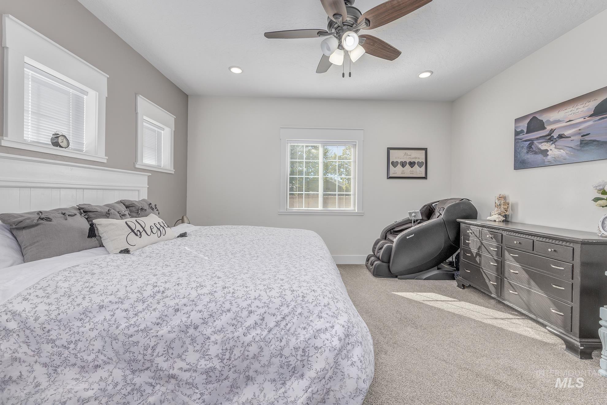 555 Syringa Falls Ct Property Photo 16