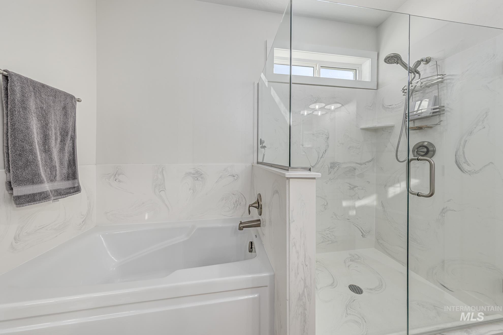 555 Syringa Falls Ct Property Photo 18