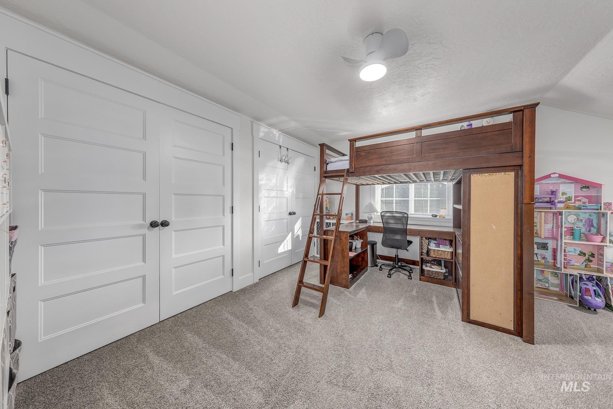 555 Syringa Falls Ct Property Photo 22