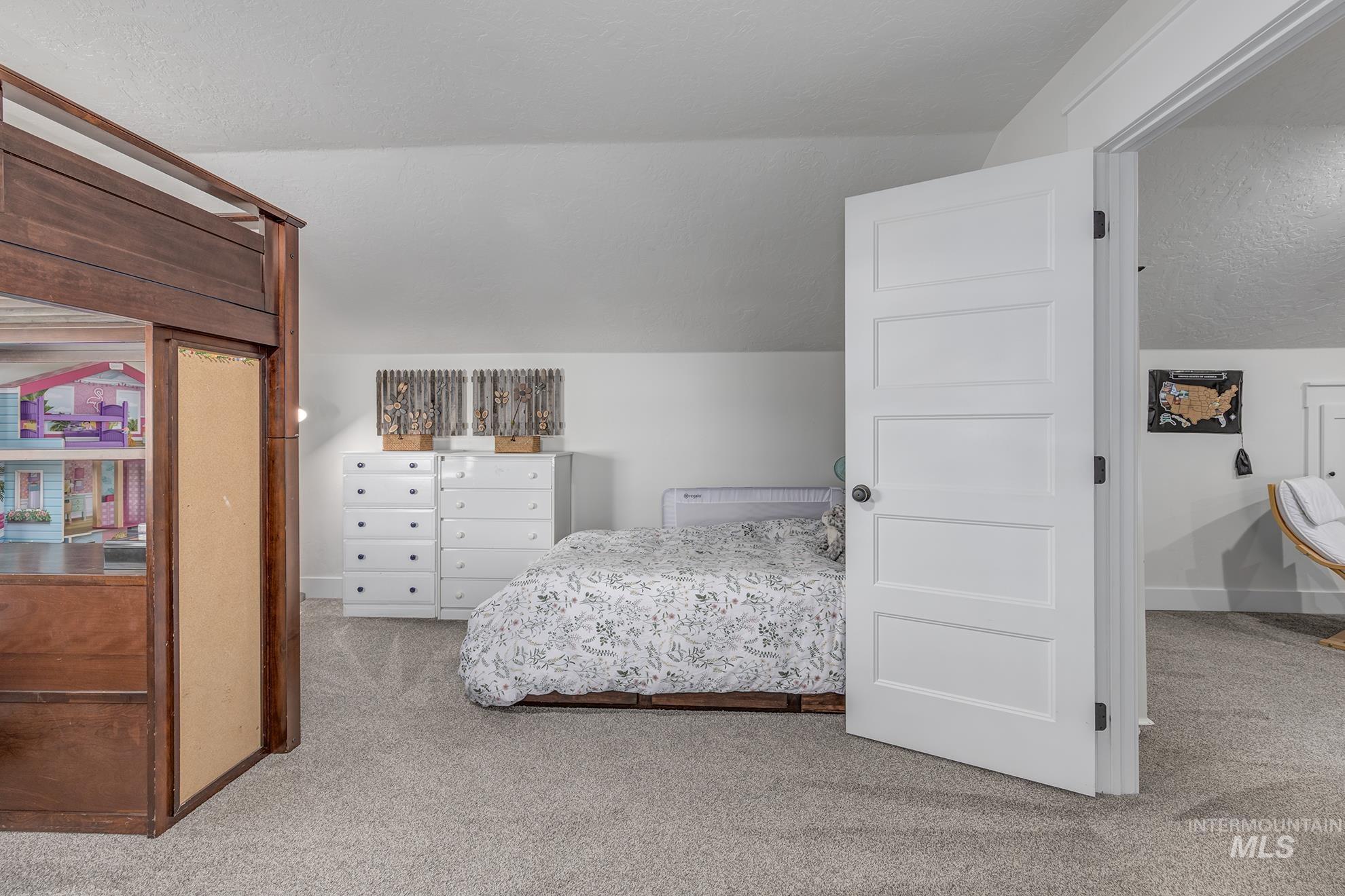 555 Syringa Falls Ct Property Photo 23
