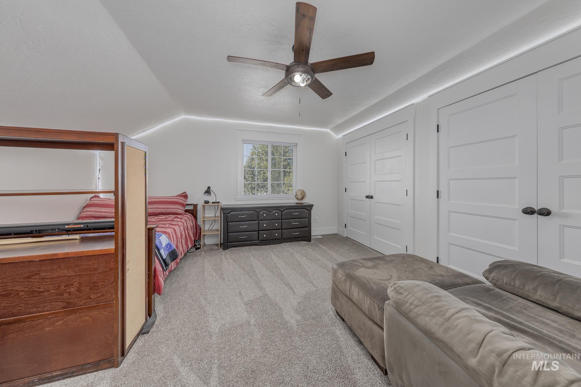 555 Syringa Falls Ct Property Photo 24