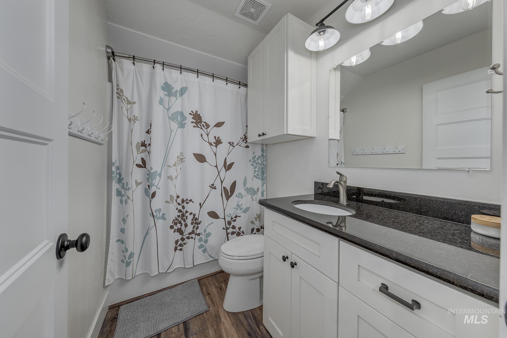 555 Syringa Falls Ct Property Photo 28