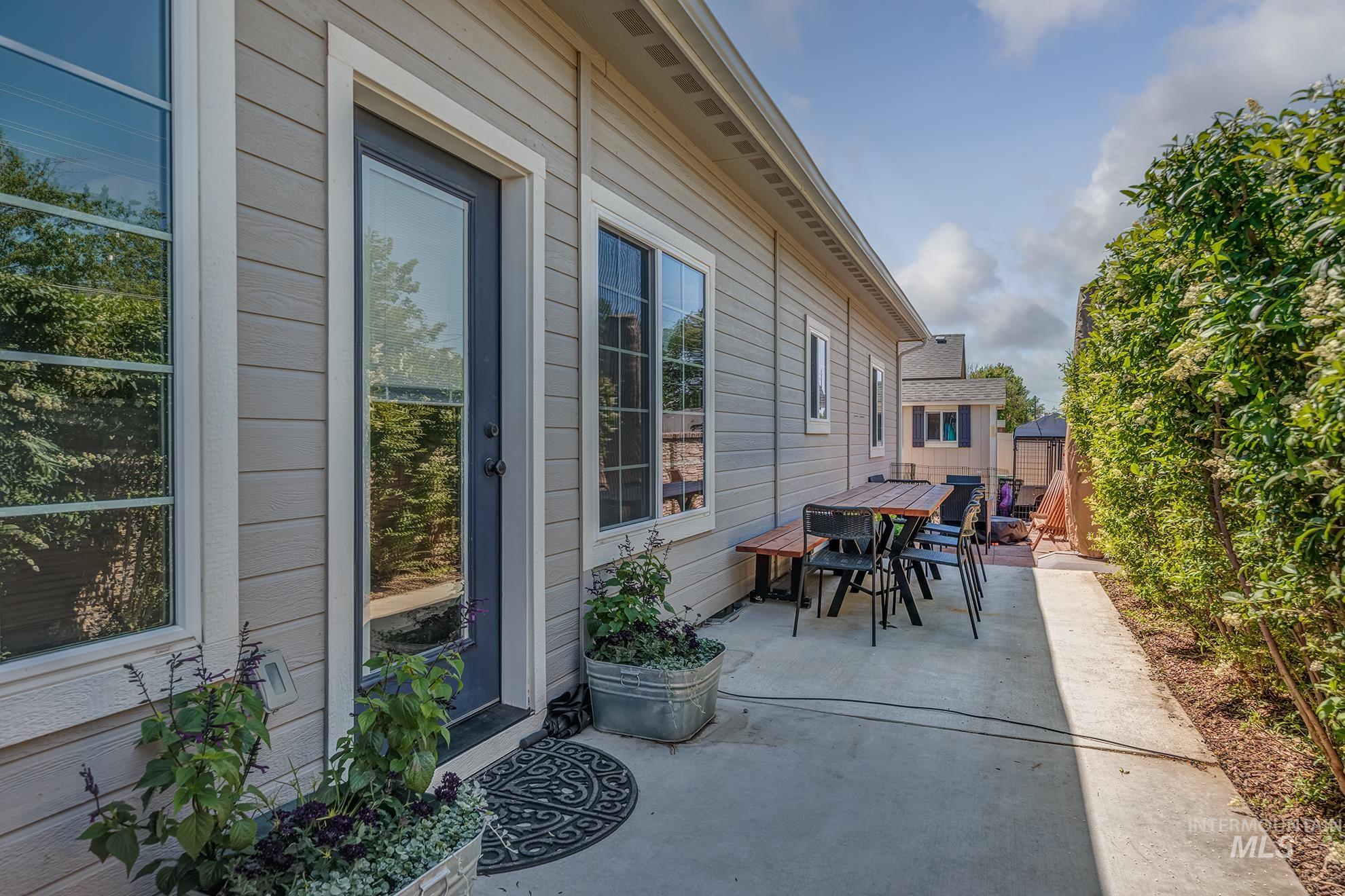 555 Syringa Falls Ct Property Photo 38